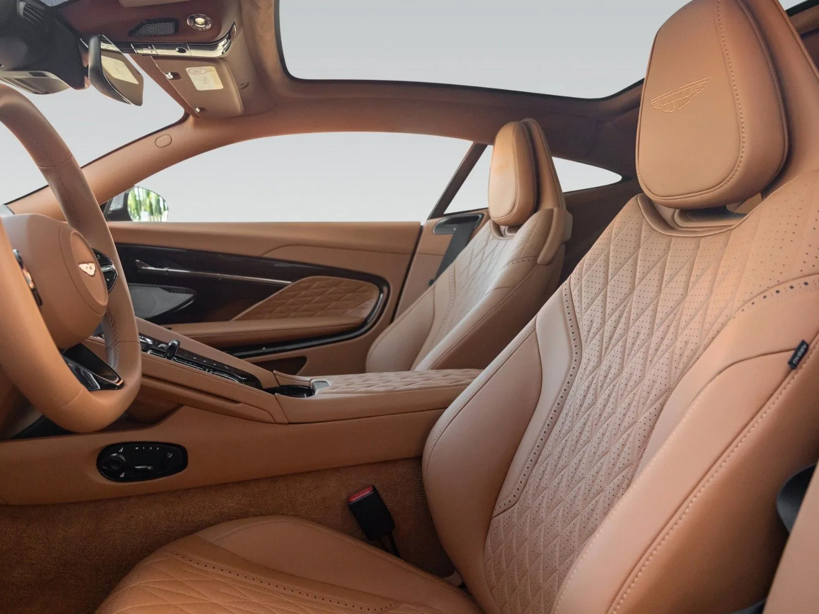 Aston Martin DB12, 17/30