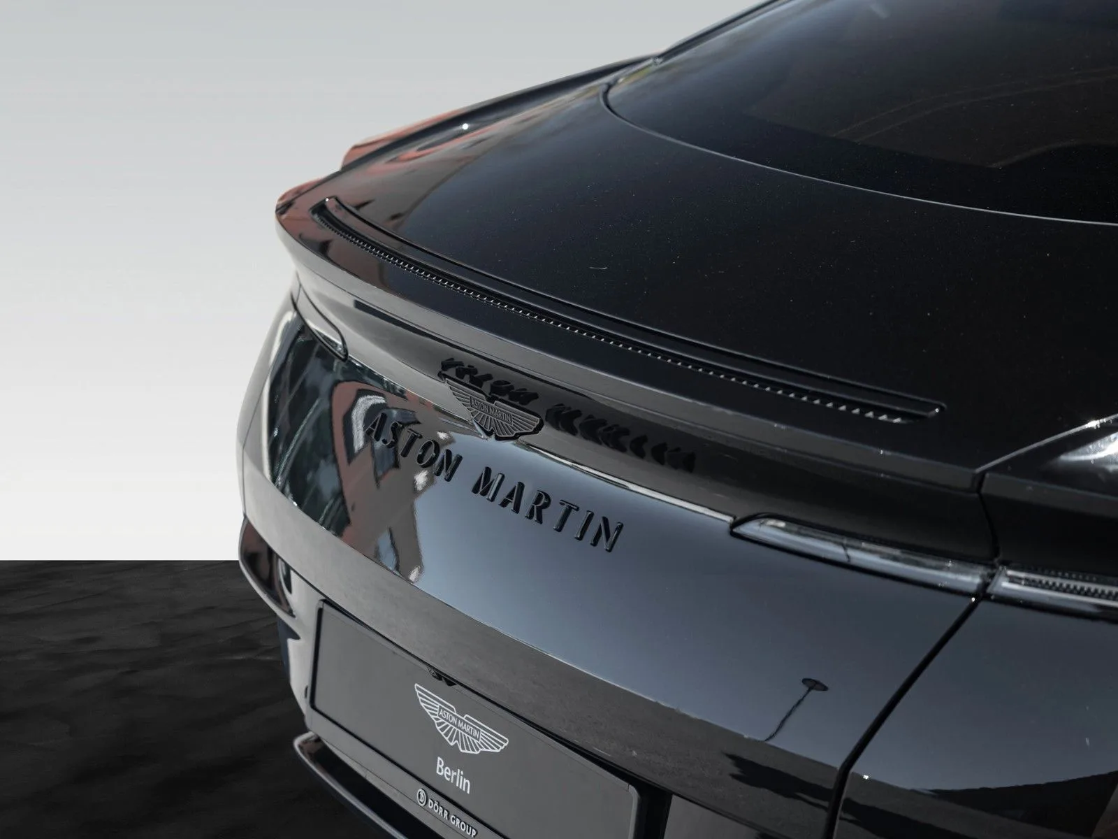 Aston Martin DB12, 18/30
