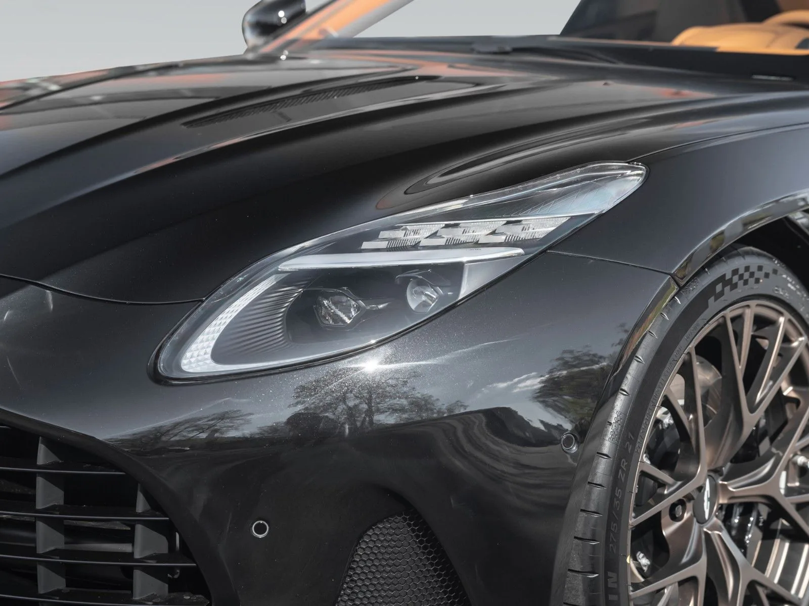 Aston Martin DB12, 27/30