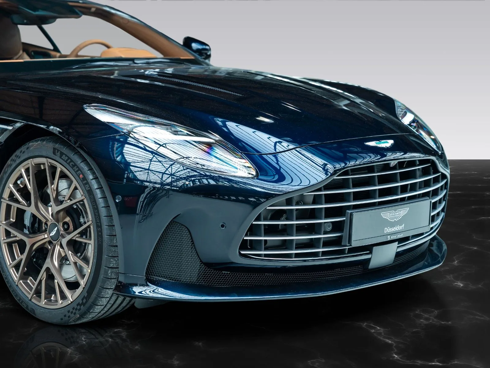 Aston Martin DB12, 8/29
