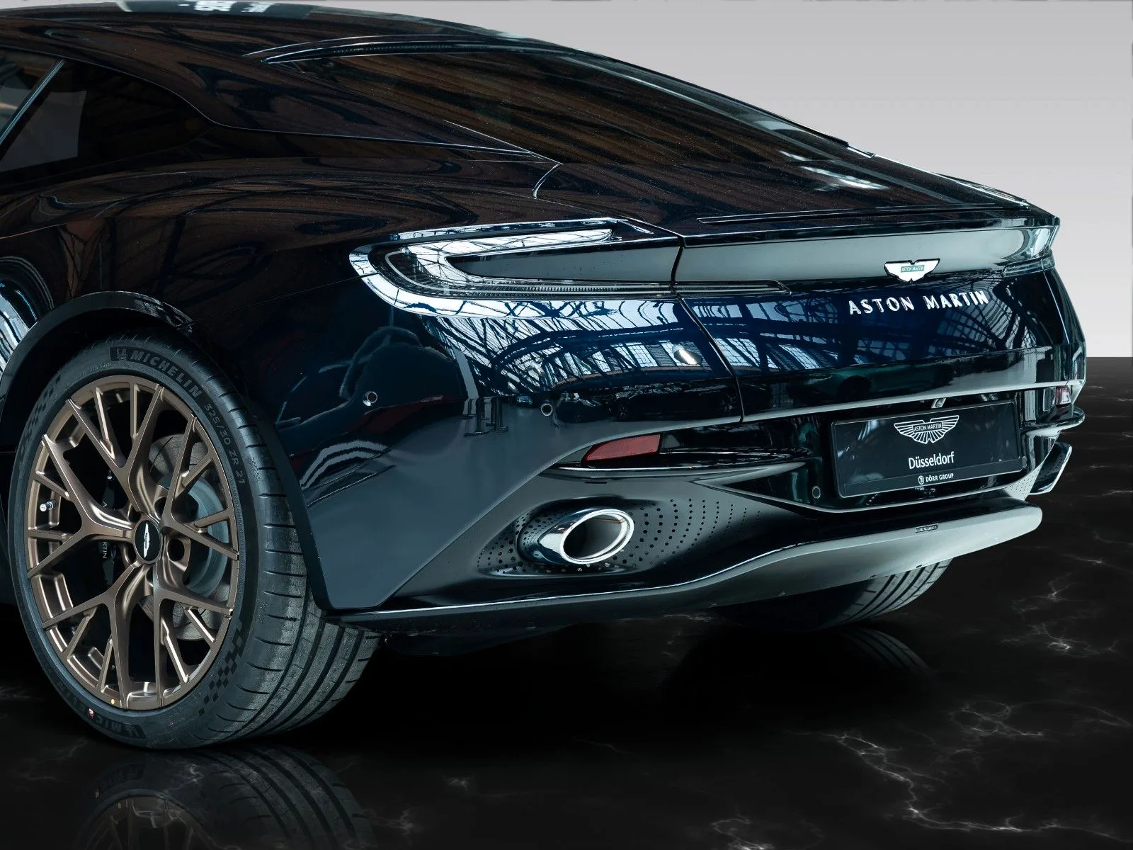Aston Martin DB12, 9/29