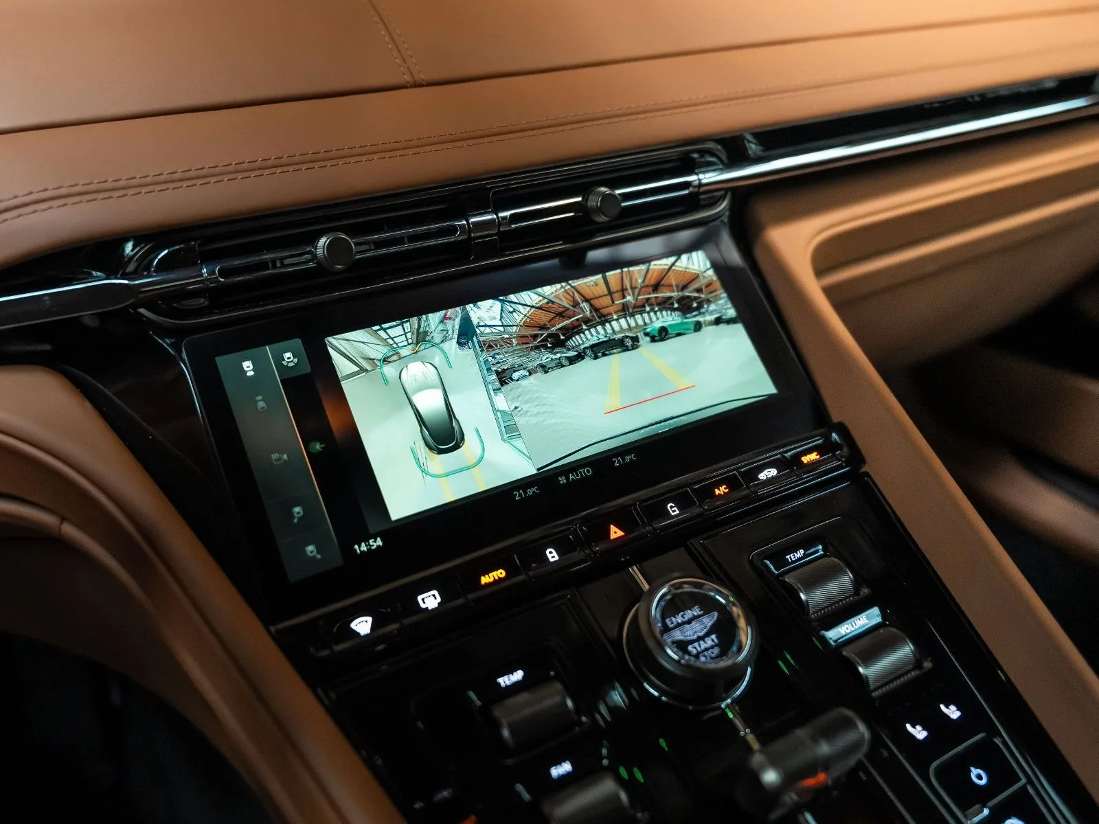 Aston Martin DB12, 20/29