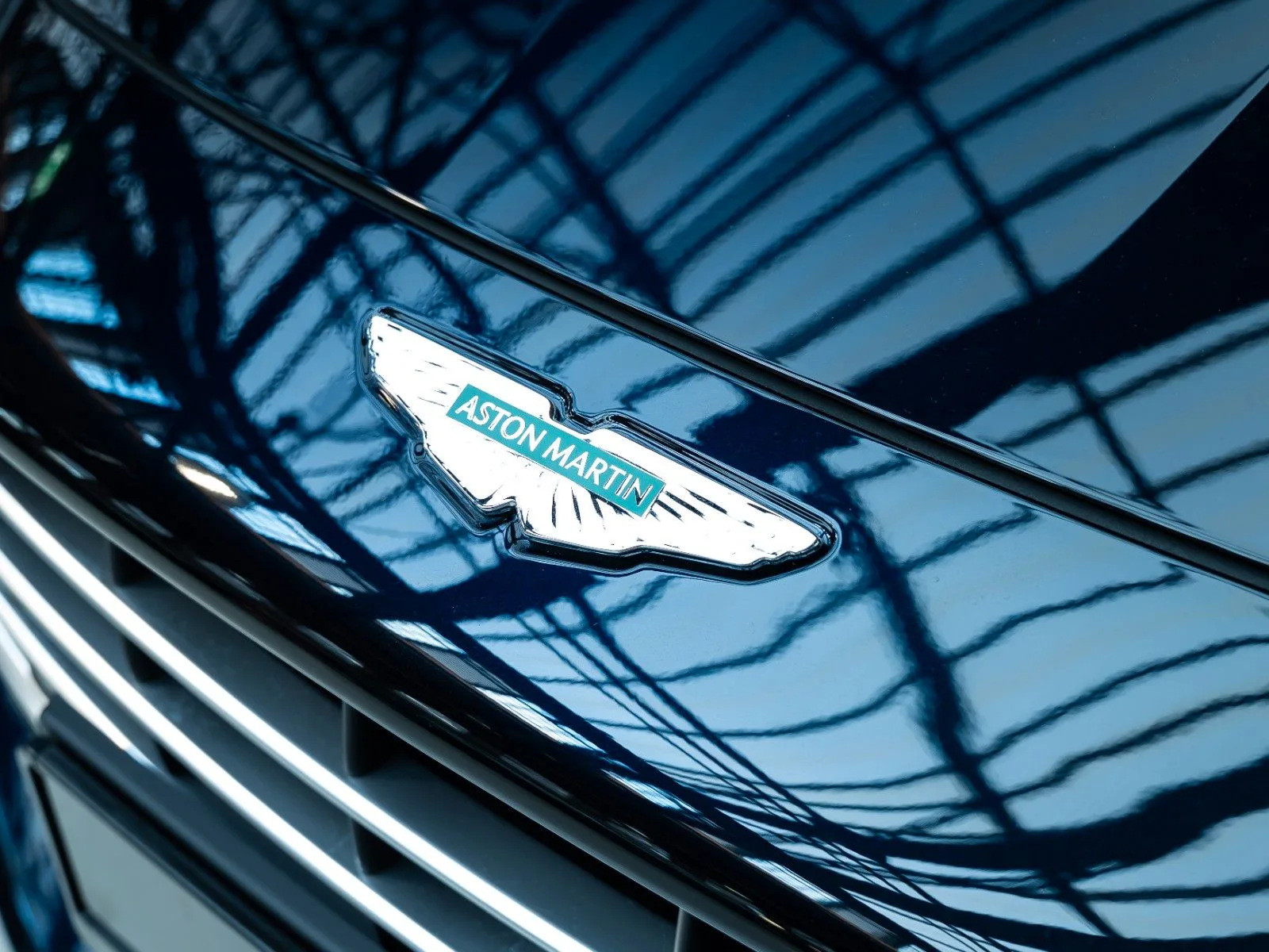 Aston Martin DB12, 27/29