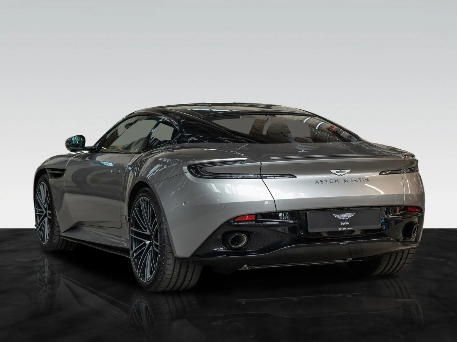 Aston Martin DB12, 5/30