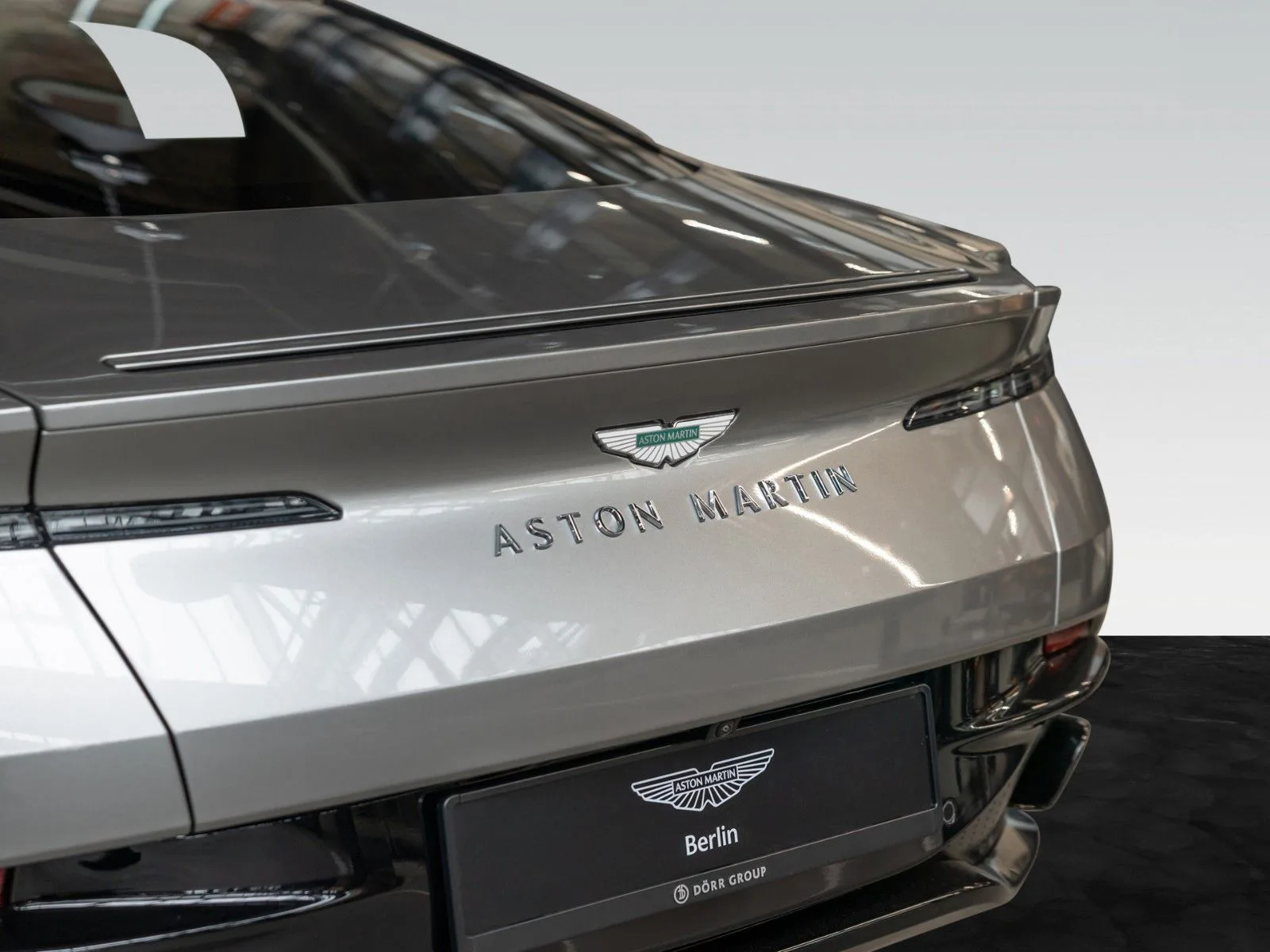 Aston Martin DB12, 7/30