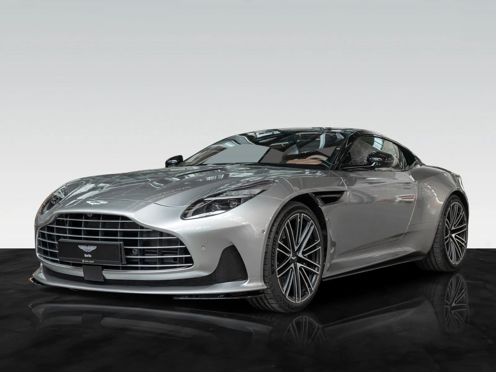 Aston Martin DB12, 13/30