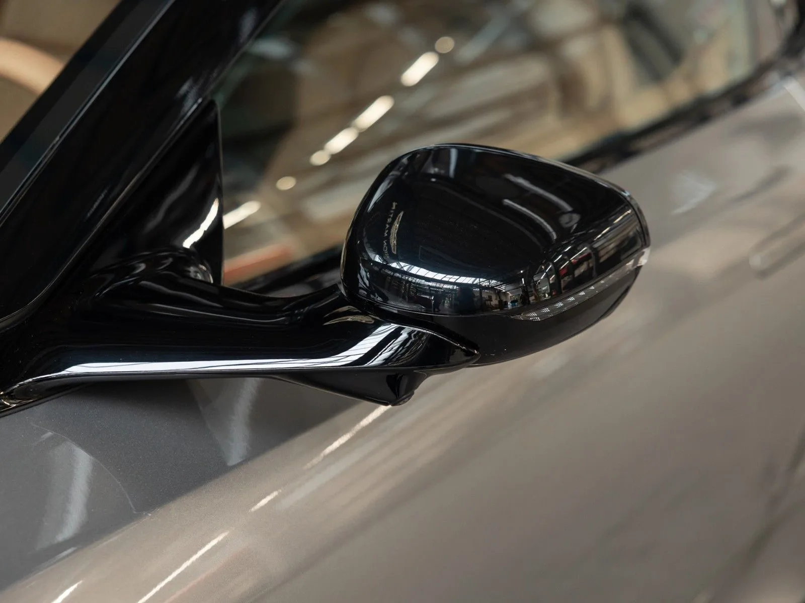 Aston Martin DB12, 14/30
