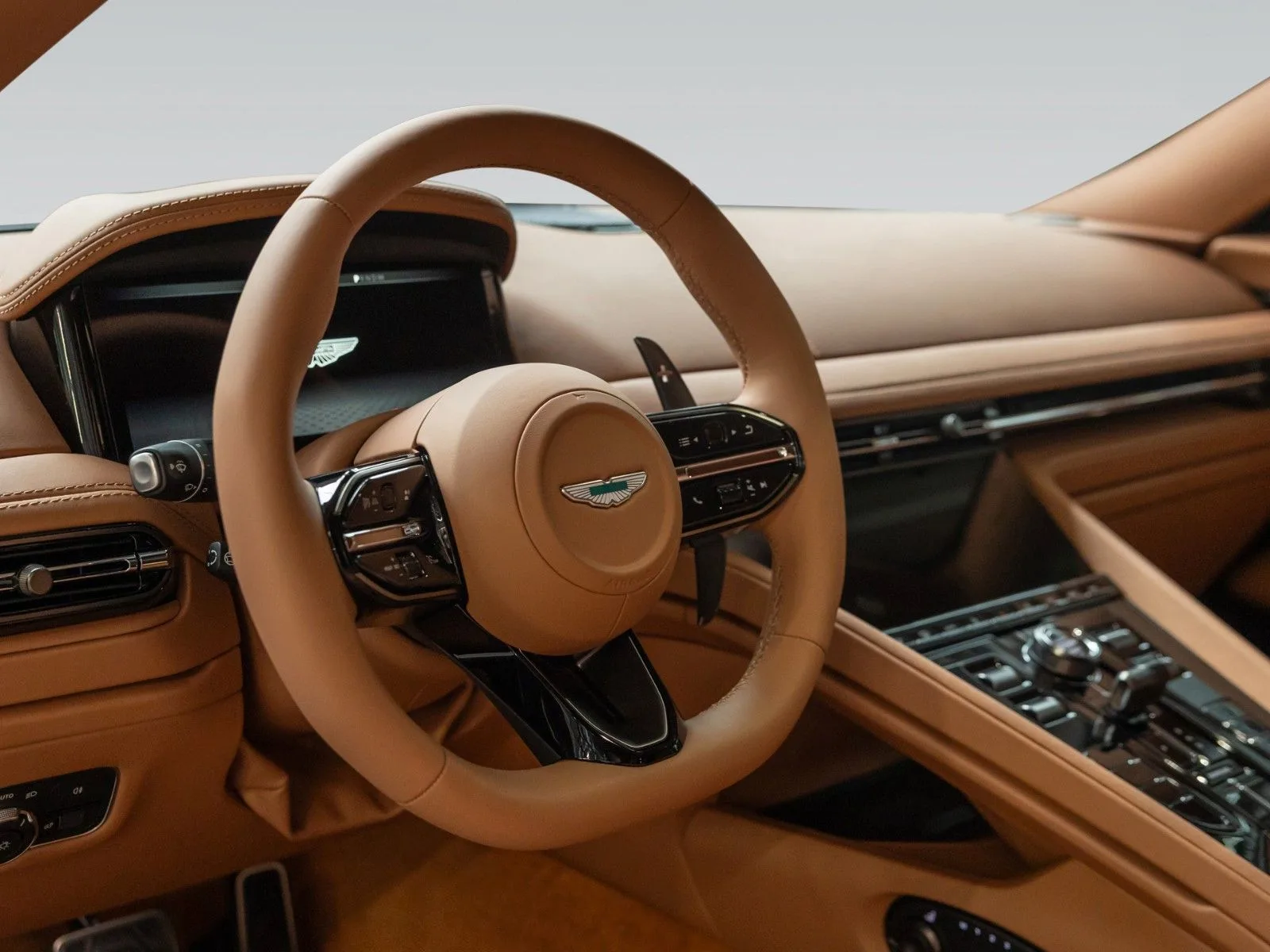 Aston Martin DB12, 22/30