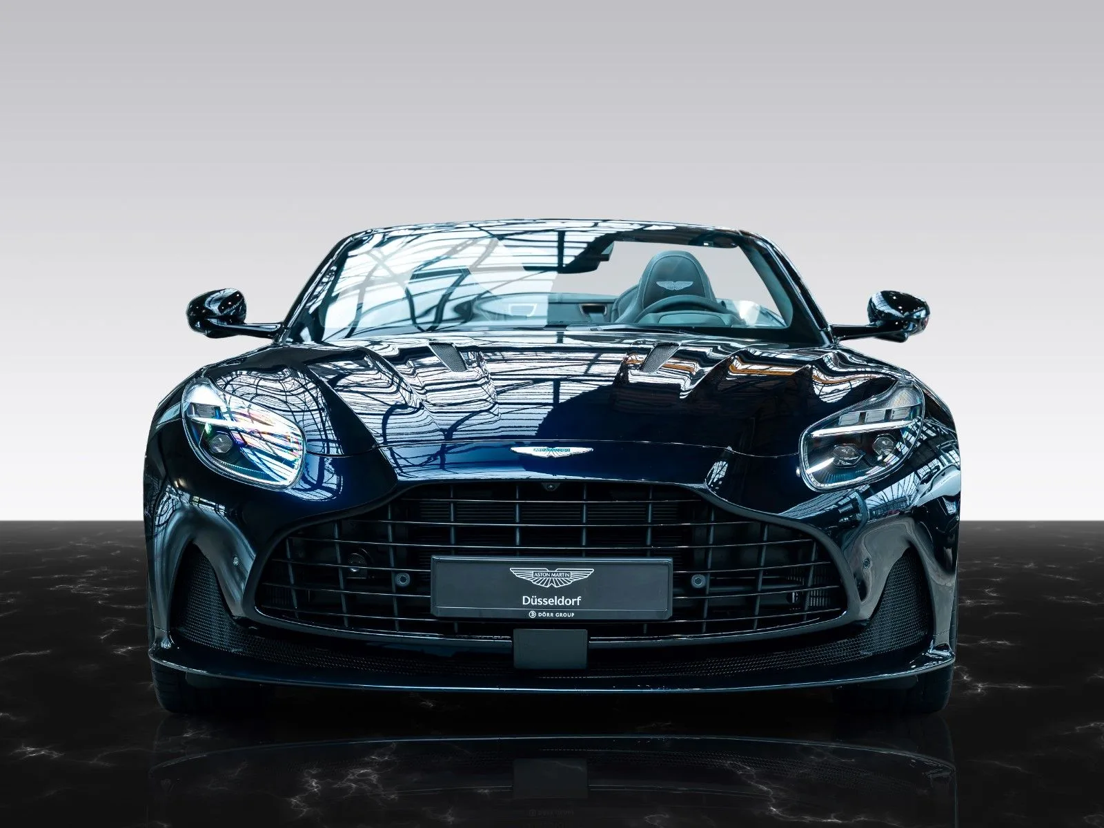 Aston Martin DB12 Volante, 4/28