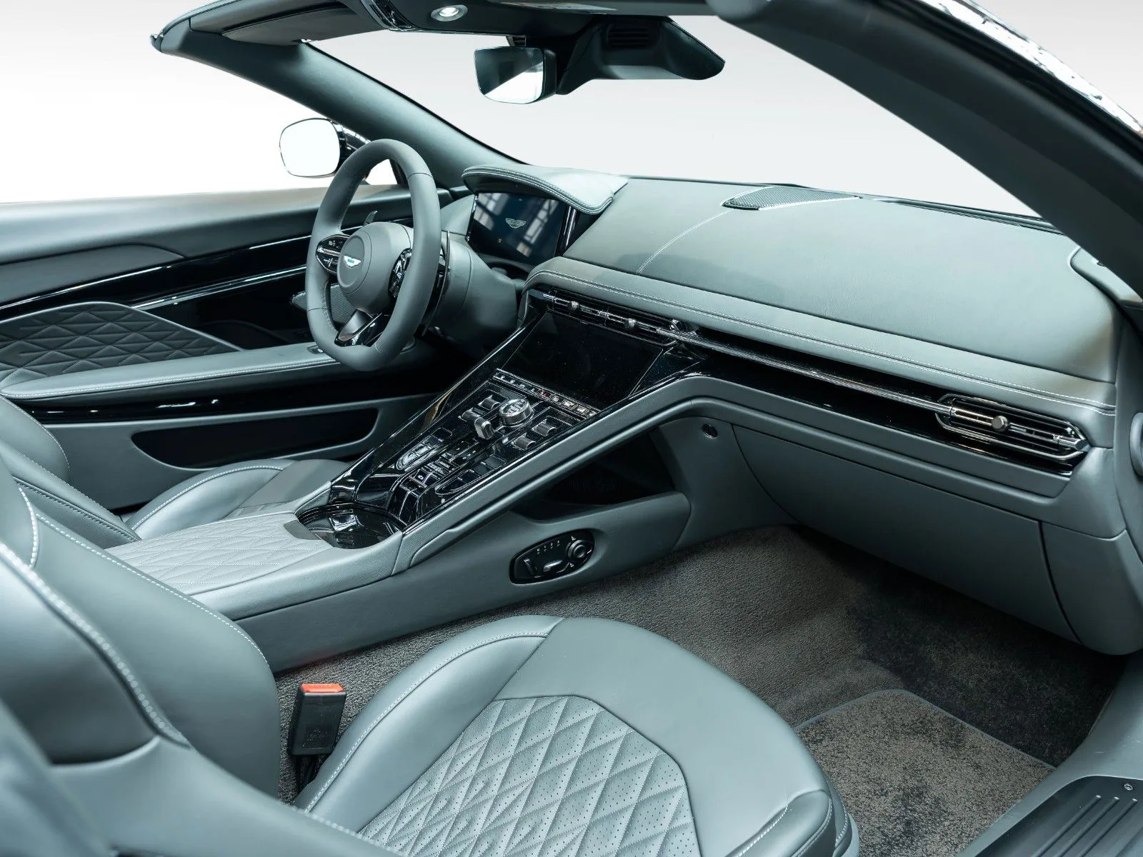 Aston Martin DB12 Volante, 14/28