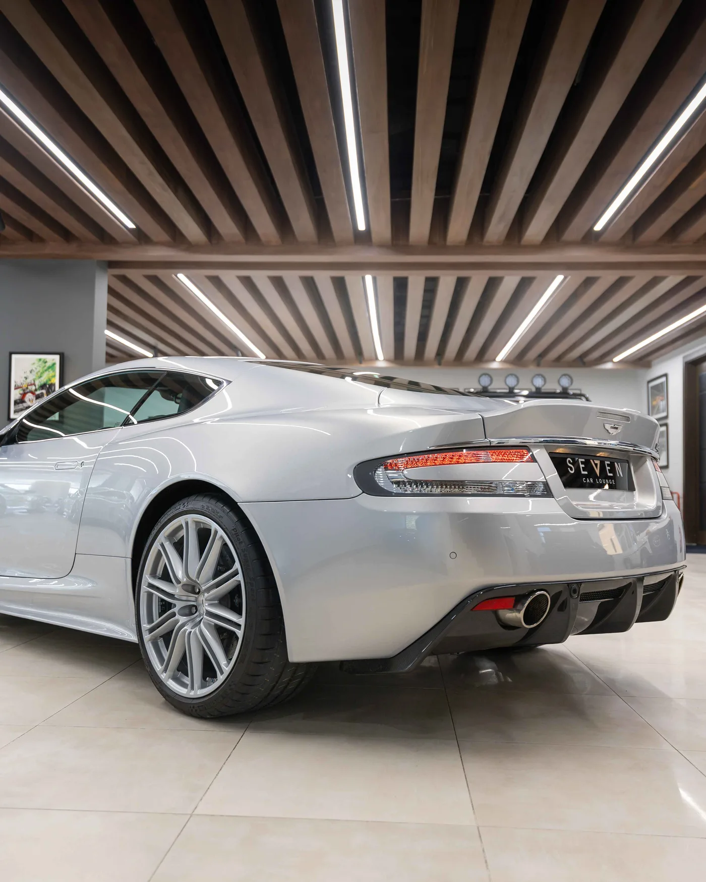 Aston Martin DBS angeboten von einem Supersportwagenhändler in Riyadh, Saudi-Arabien, Foto 16 von 17