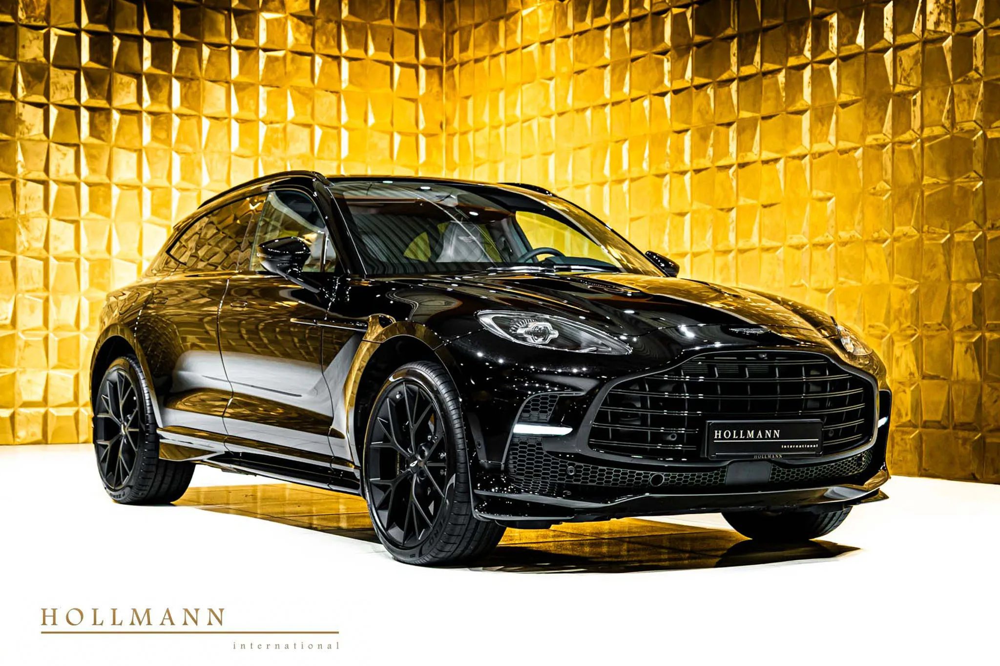 Aston Martin DBX 707 angeboten von einem Fachhändler in Stuhr, Deutschland, Hauptfoto
