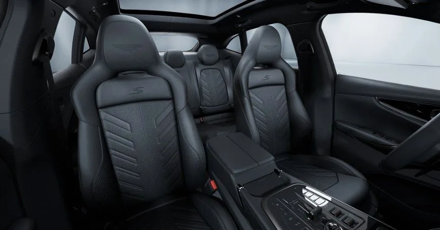 Aston Martin DBX S, 5/6
