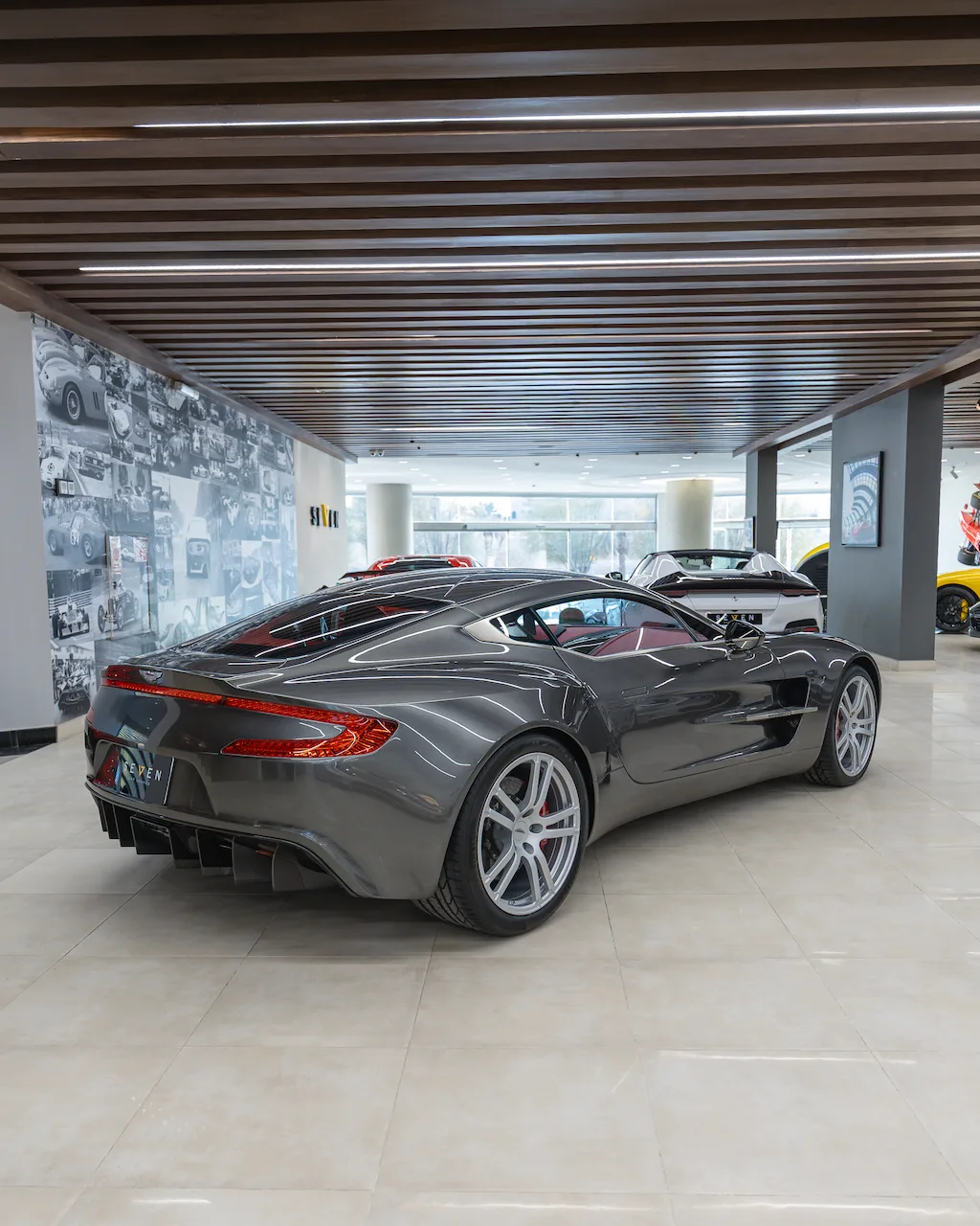 2011 Aston Martin One-77 Q Series angeboten von einem Supersportwagenhändler in Riyadh, Saudi-Arabien, Foto 18 von 21