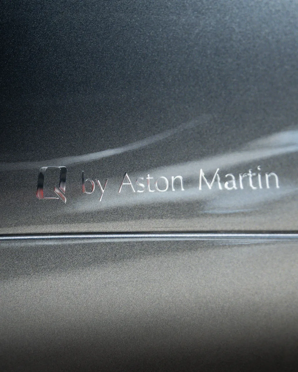 2011 Aston Martin One-77 Q Series angeboten von einem Supersportwagenhändler in Riyadh, Saudi-Arabien, Foto 21 von 21