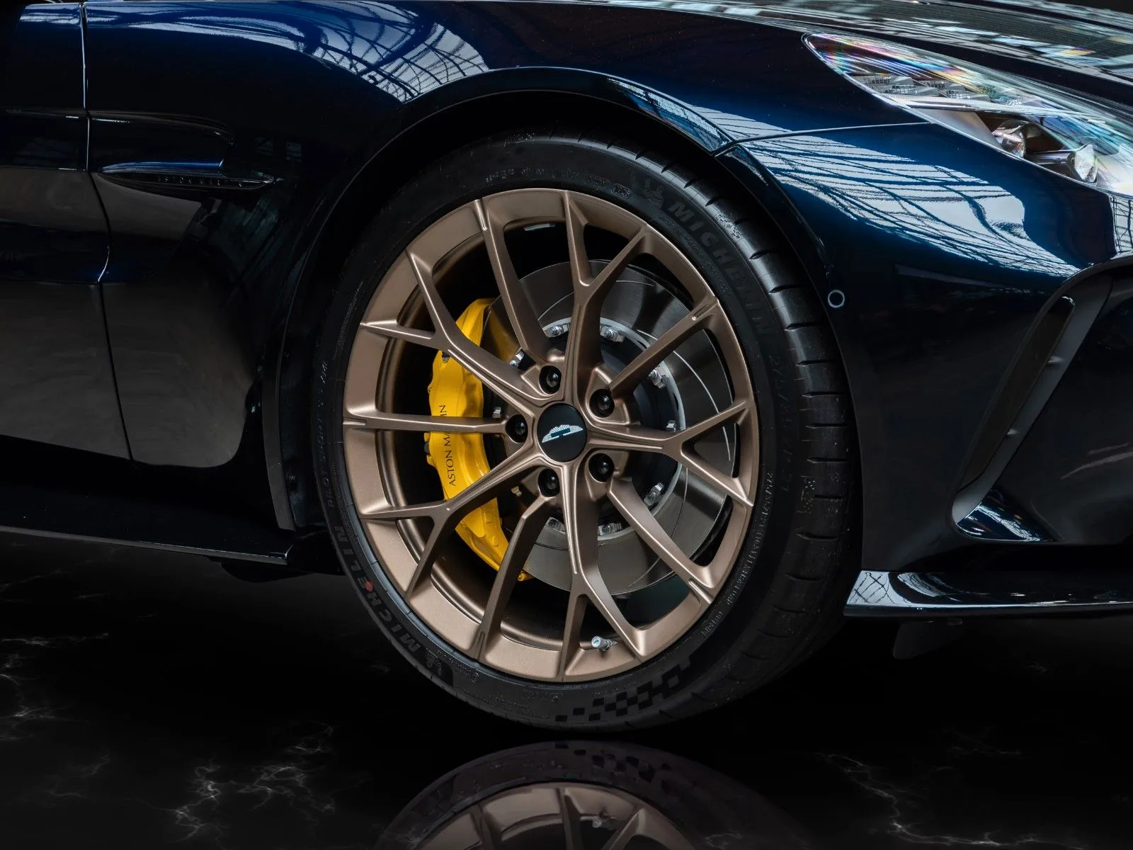 Aston Martin V8 Vantage, 13/30