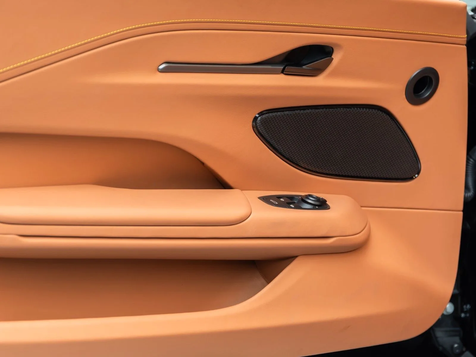 Aston Martin V8 Vantage, 29/30