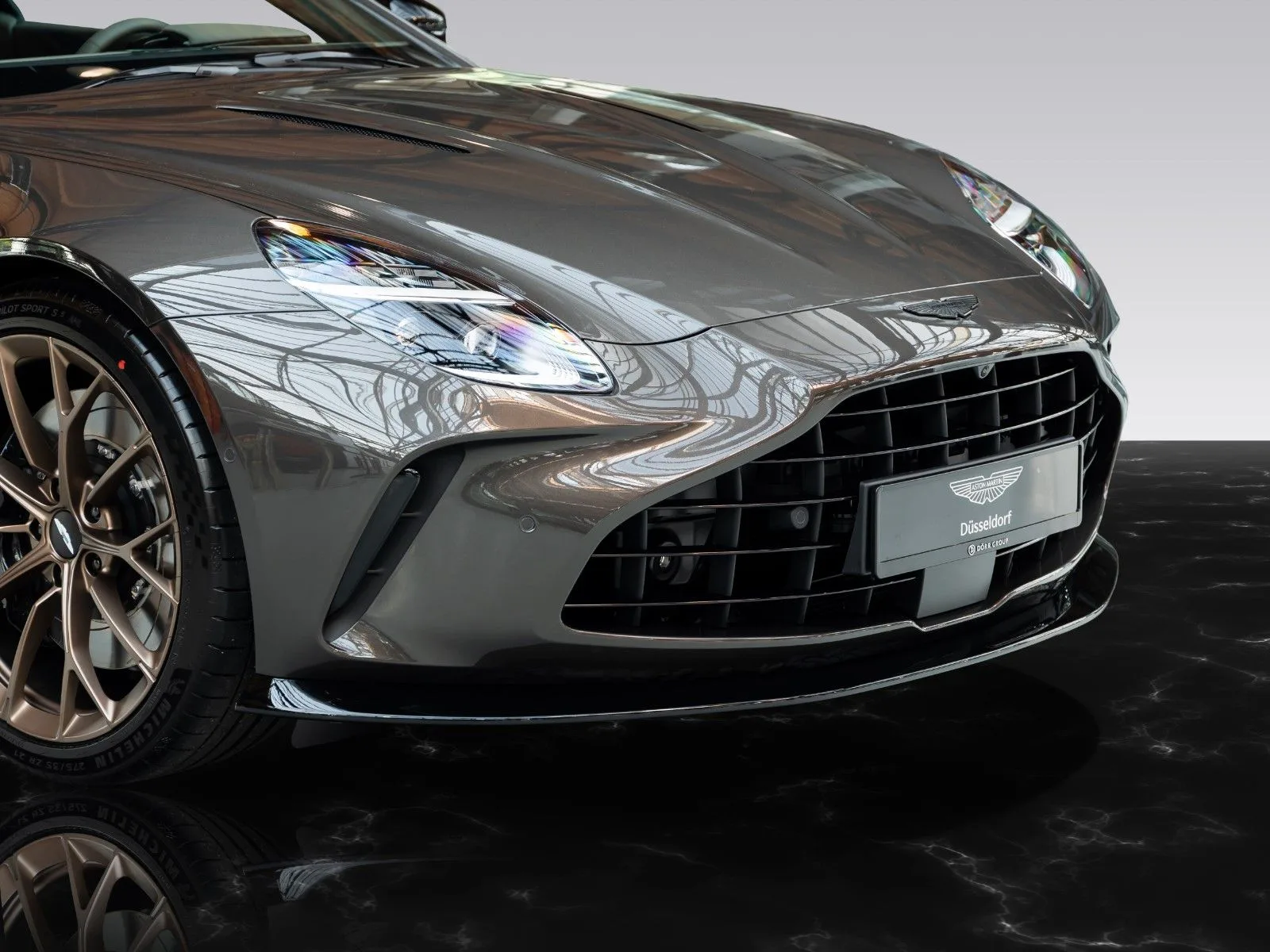 Aston Martin V8 Vantage, 3/30