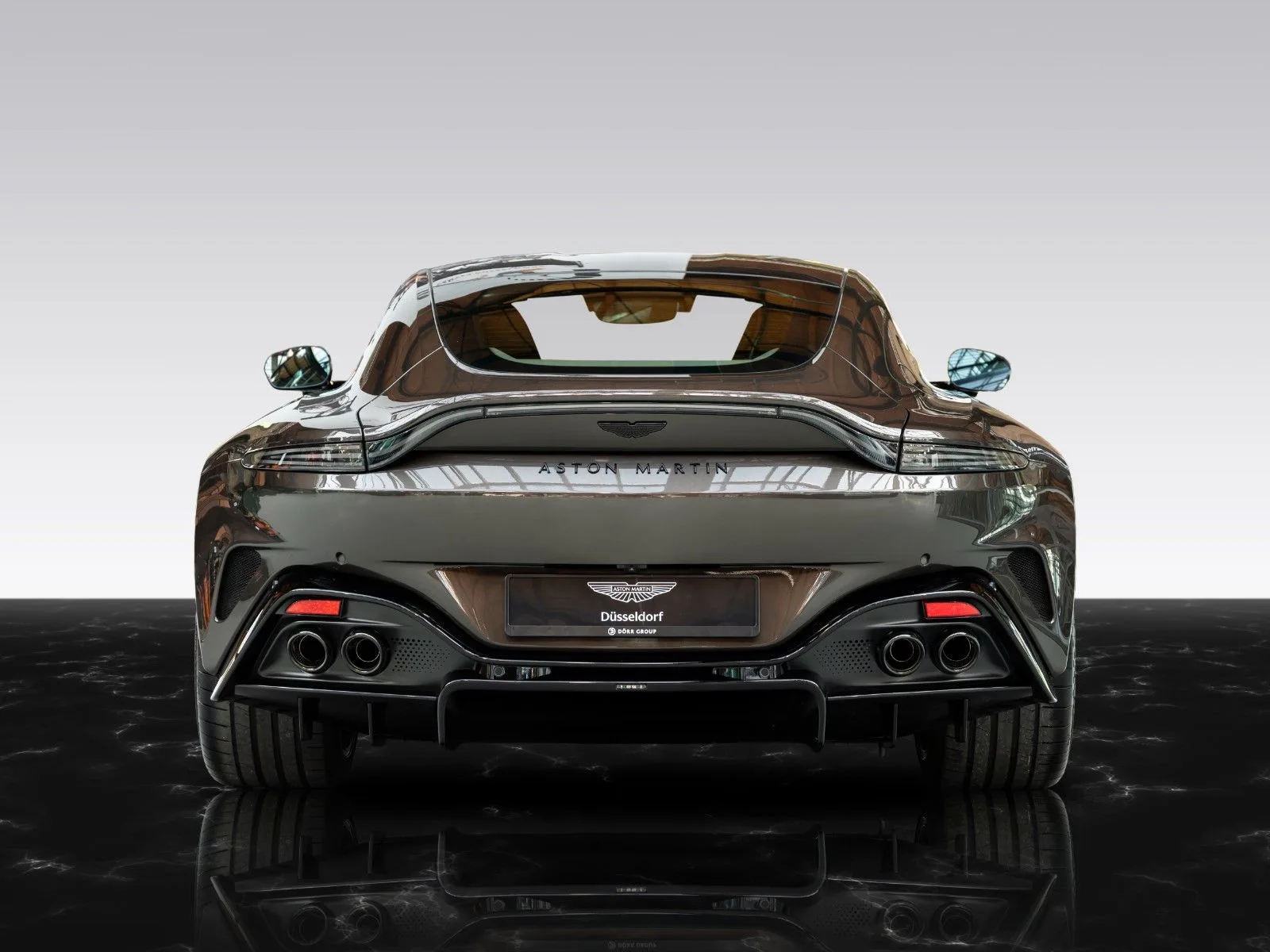 Aston Martin V8 Vantage, 8/30