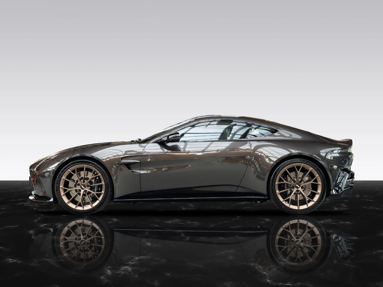 Aston Martin V8 Vantage, 9/30