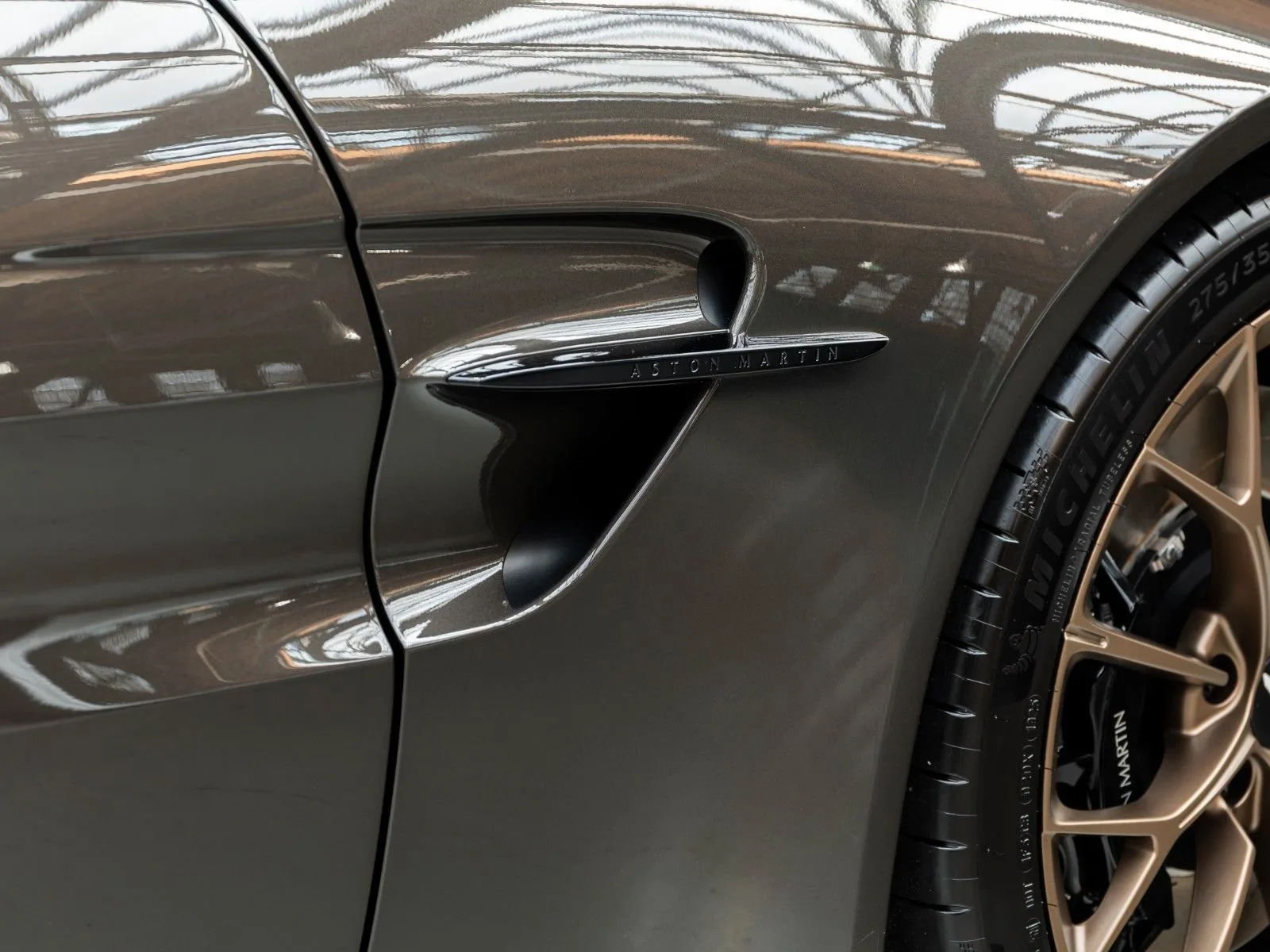 Aston Martin V8 Vantage, 28/30