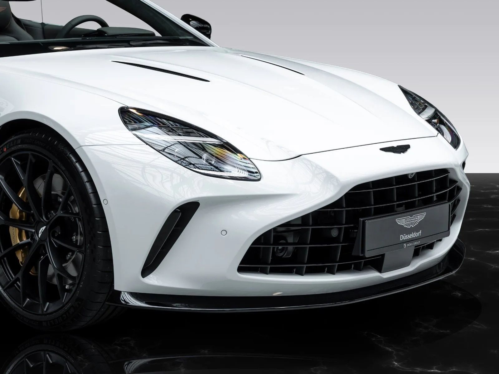 Aston Martin V8 Vantage, 9/30