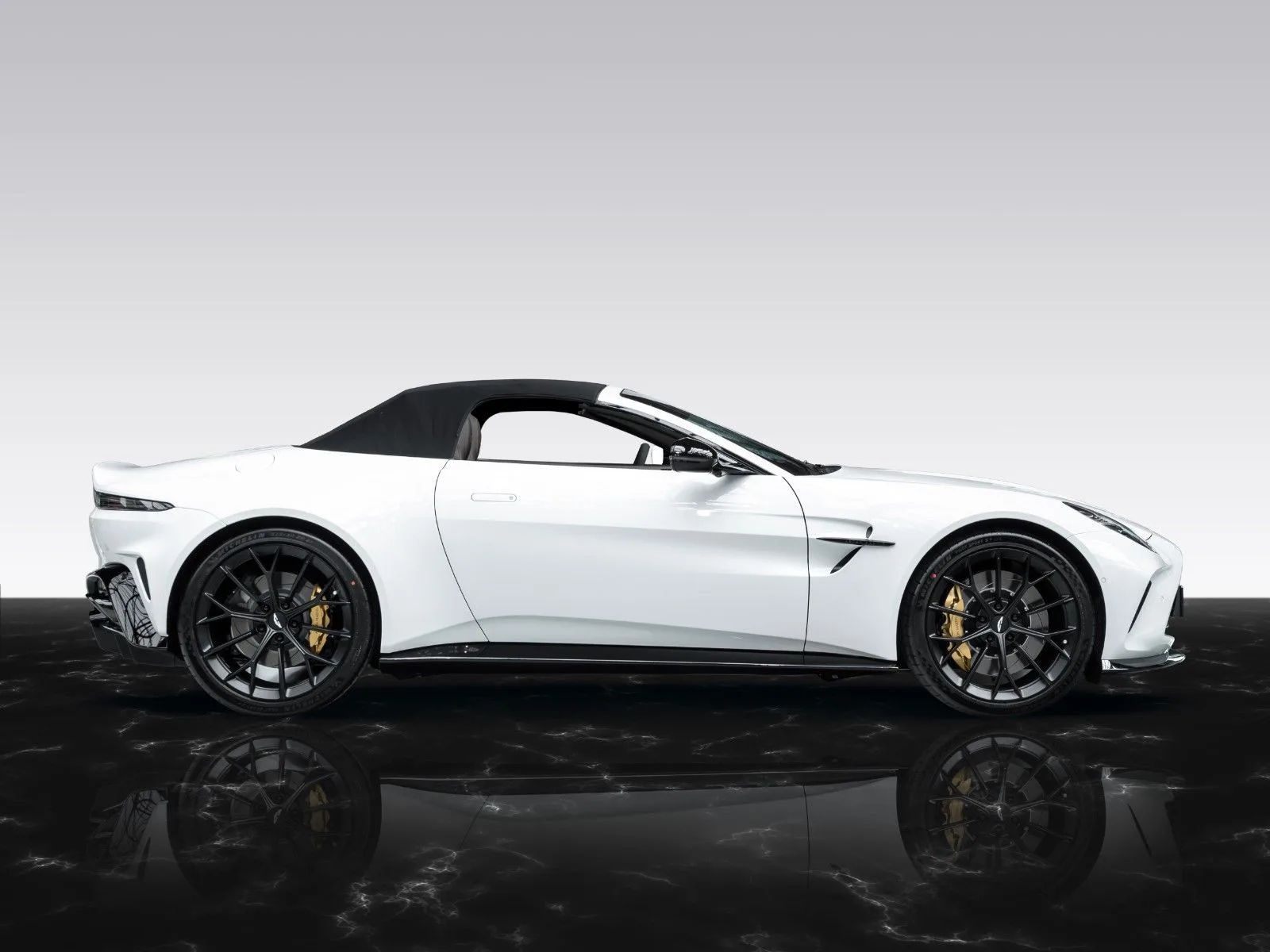 Aston Martin V8 Vantage, 14/30