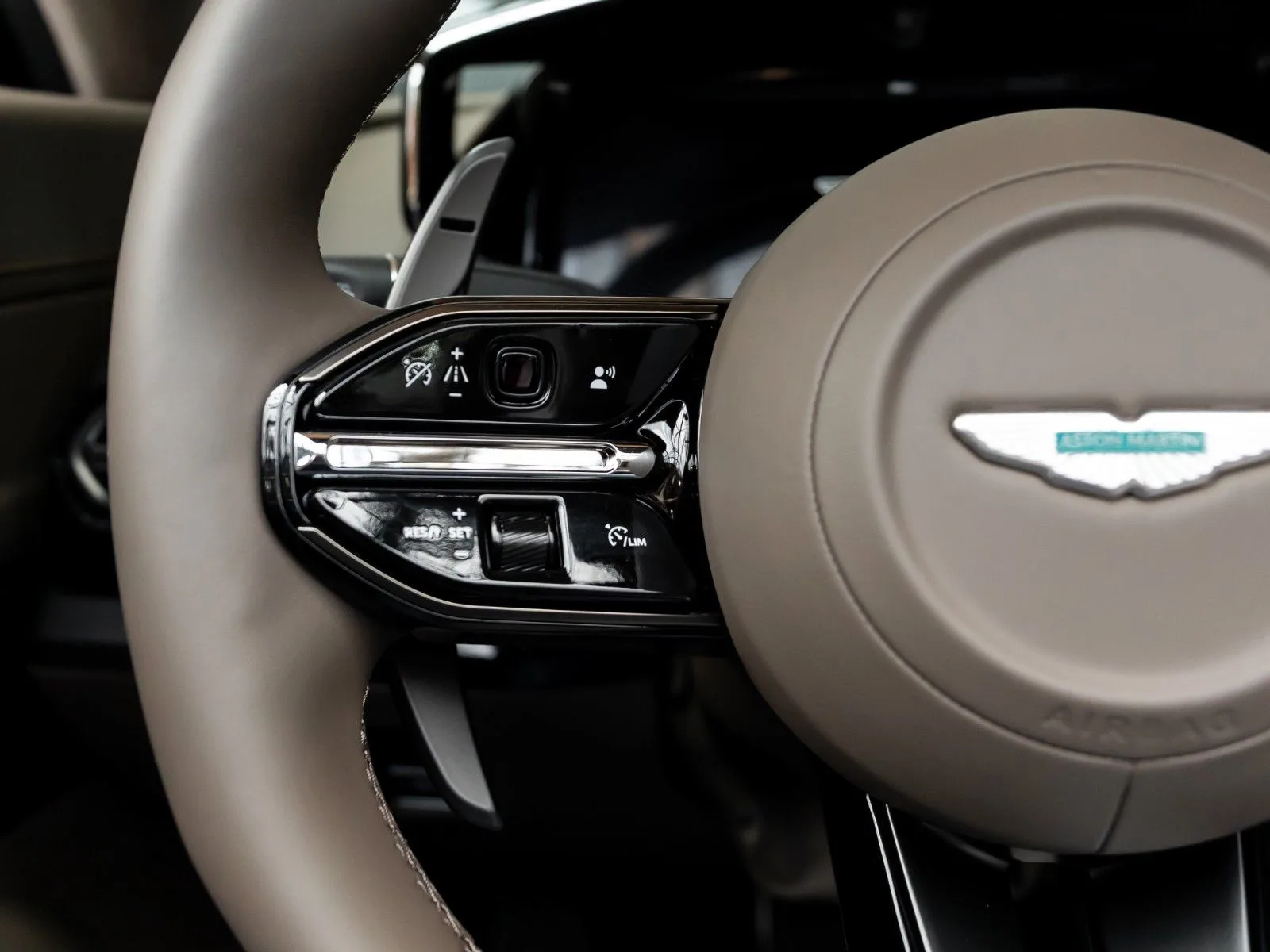 Aston Martin V8 Vantage, 27/30