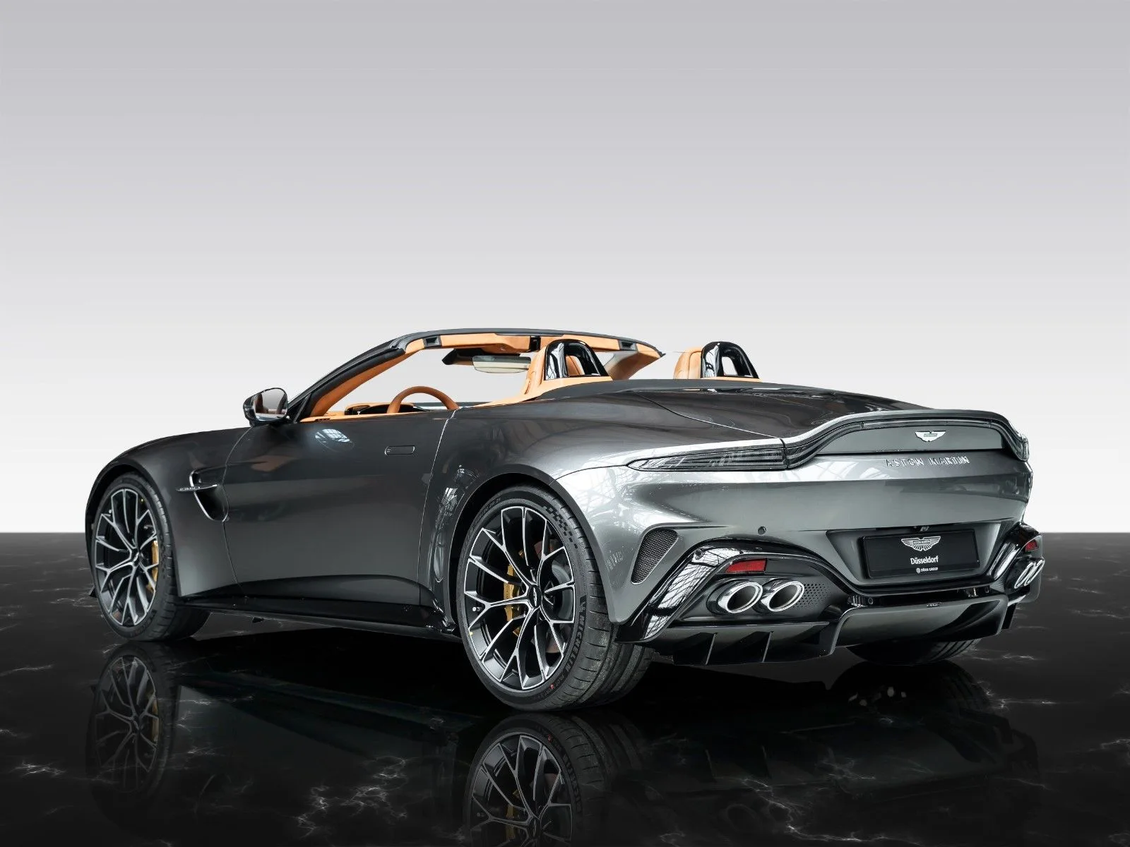 Aston Martin V8 Vantage, 2/30