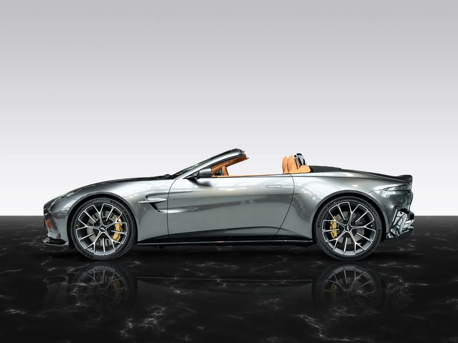Aston Martin V8 Vantage, 6/30