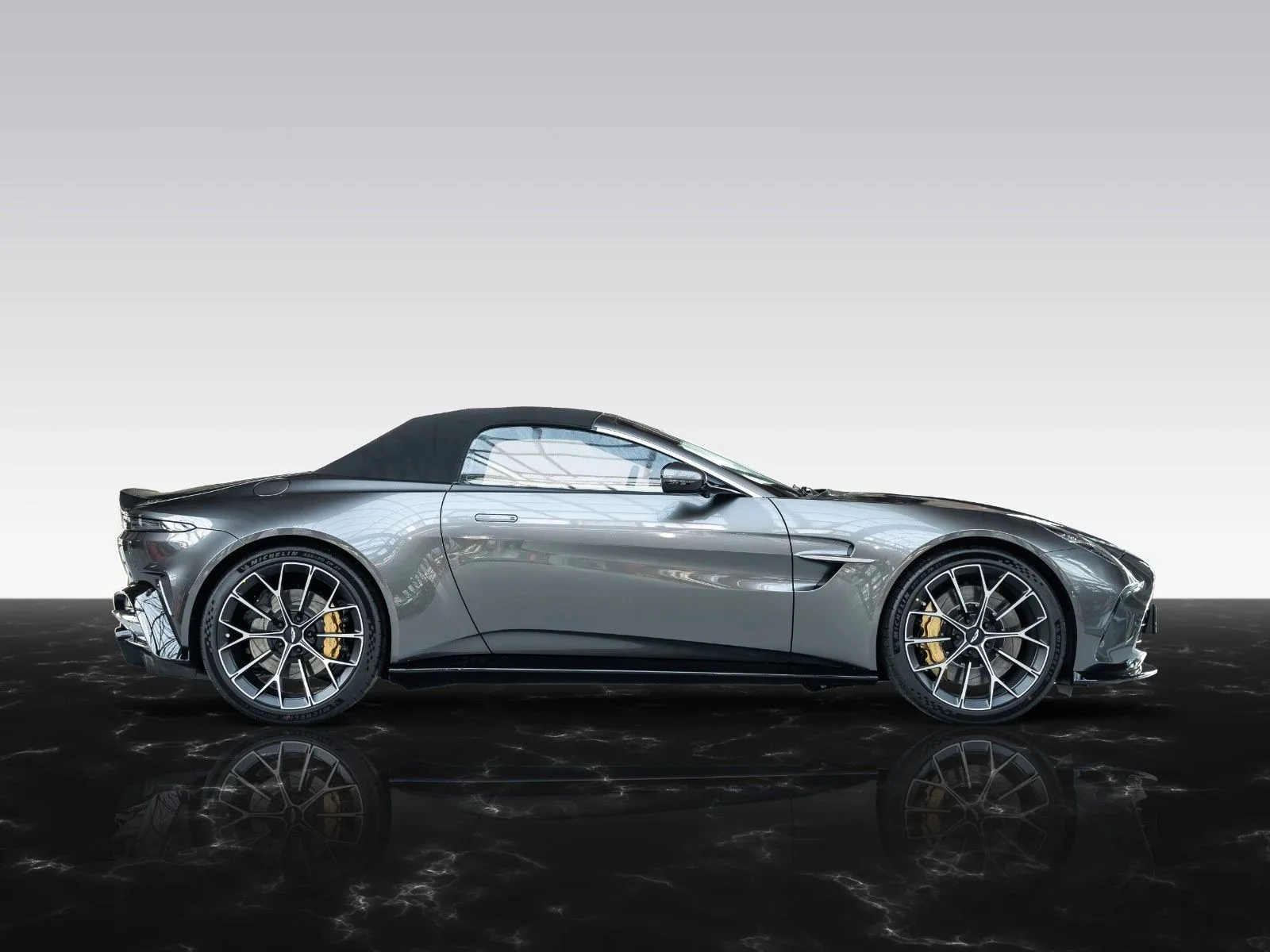 Aston Martin V8 Vantage, 7/30