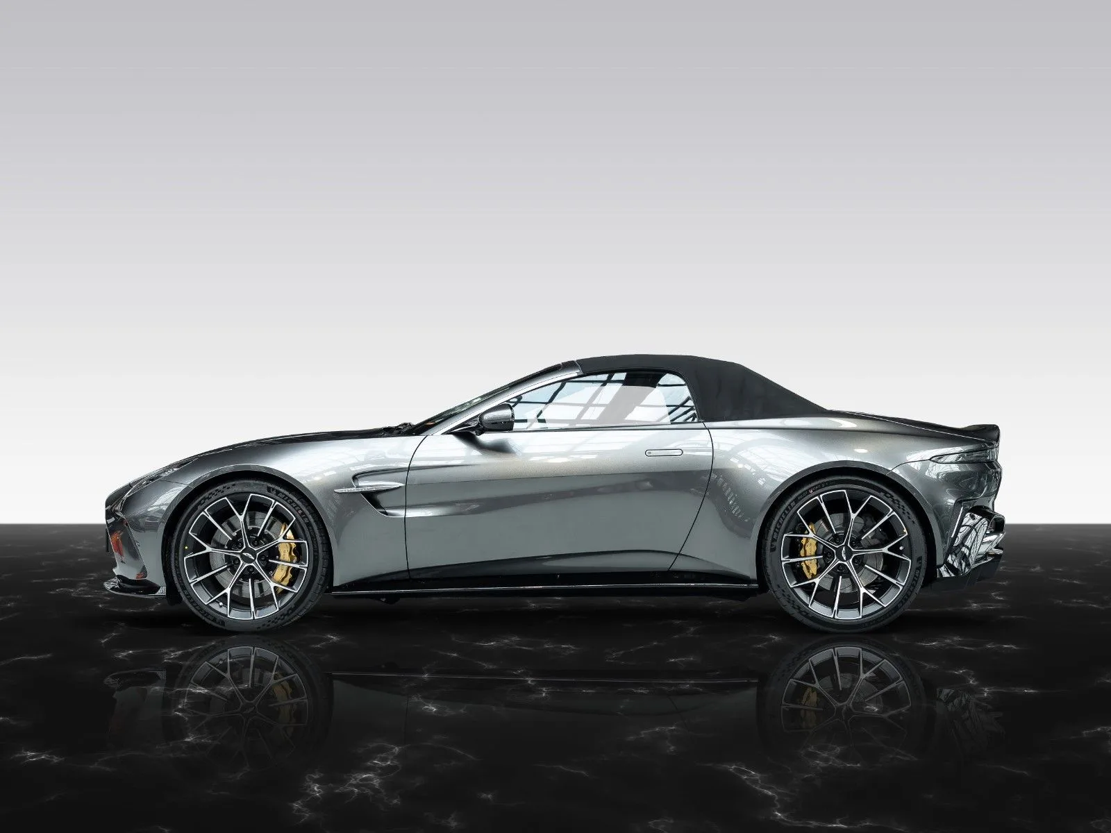Aston Martin V8 Vantage, 8/30