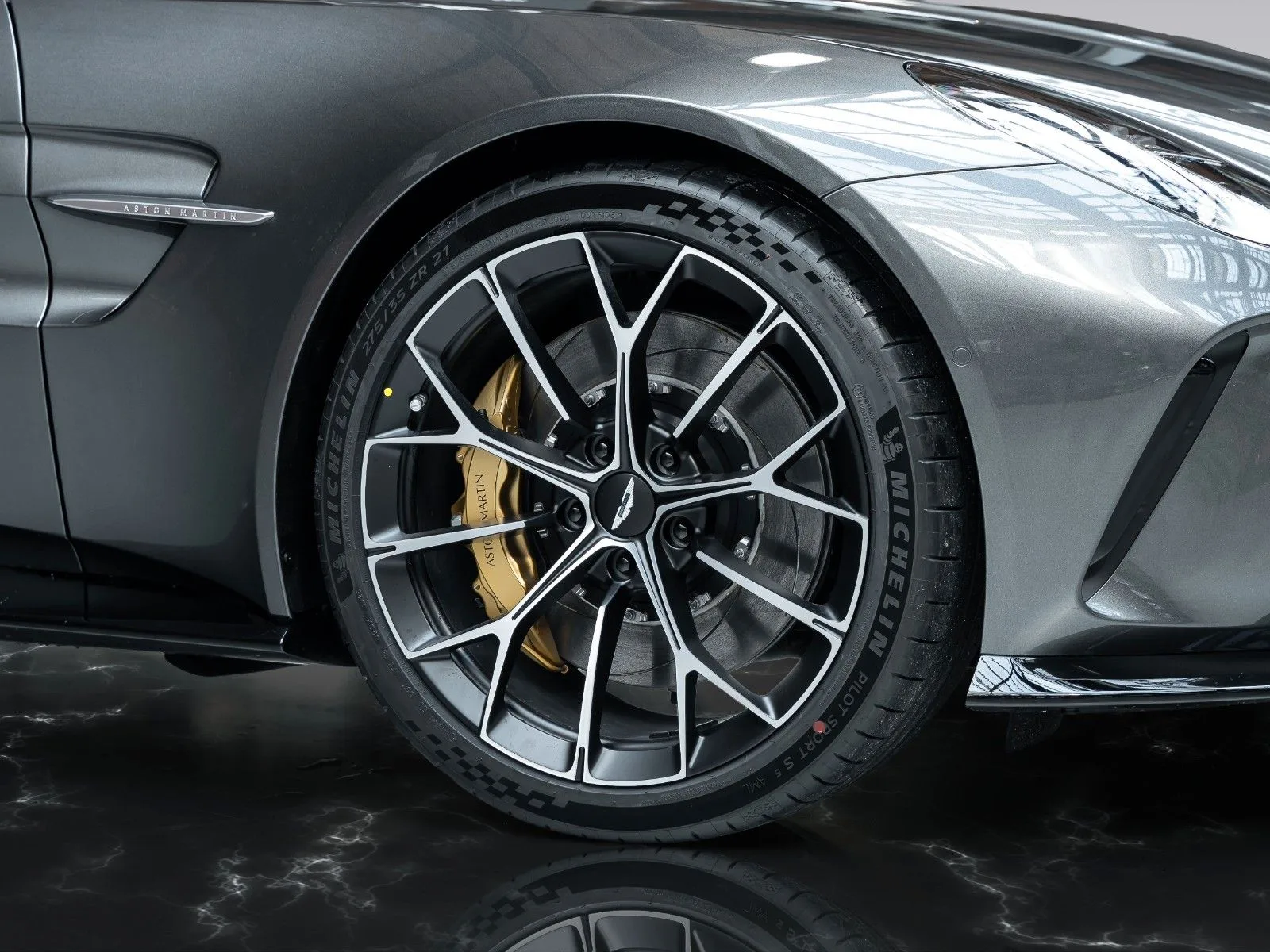 Aston Martin V8 Vantage, 13/30