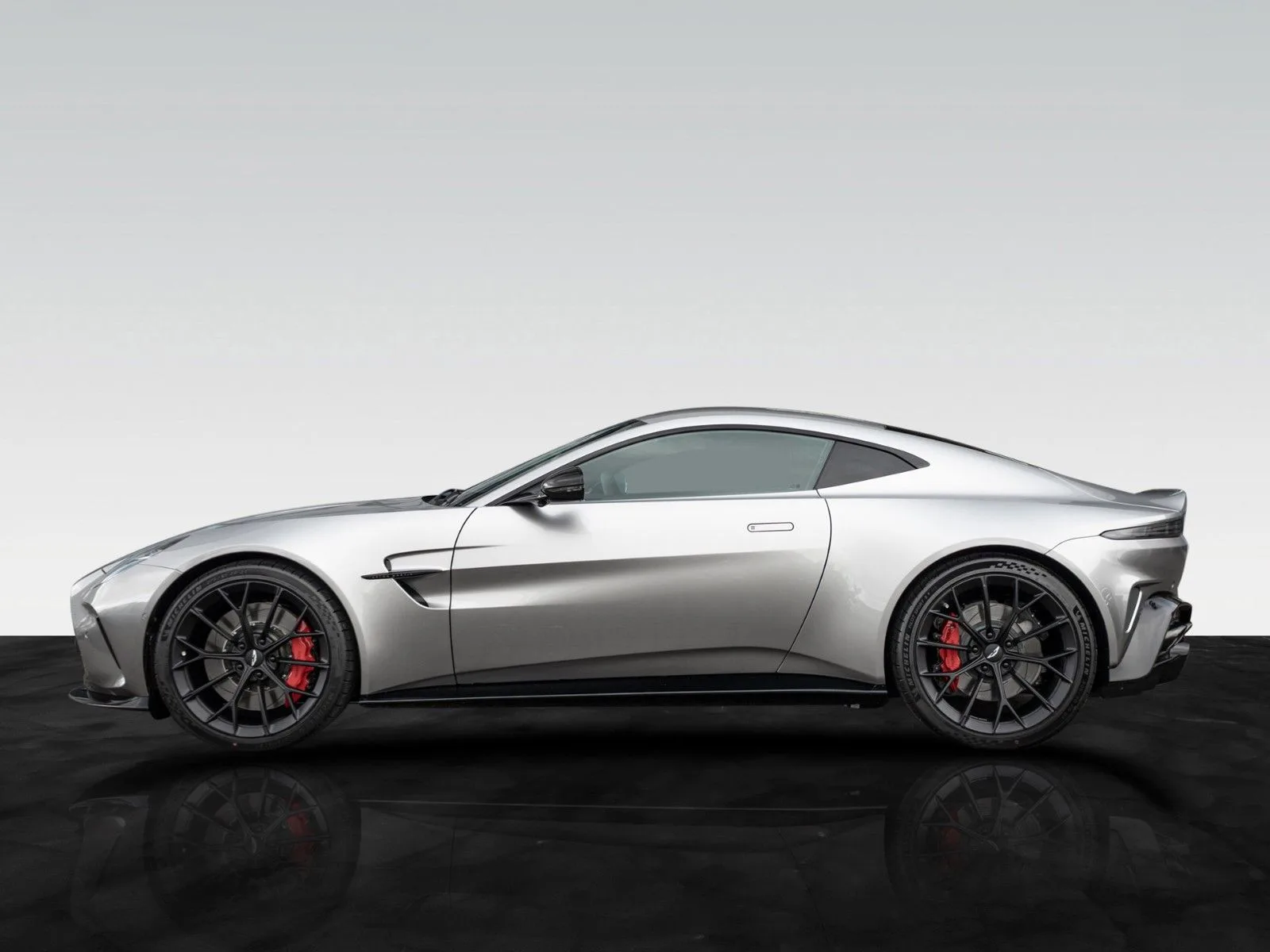 Aston Martin V8 Vantage, 11/26