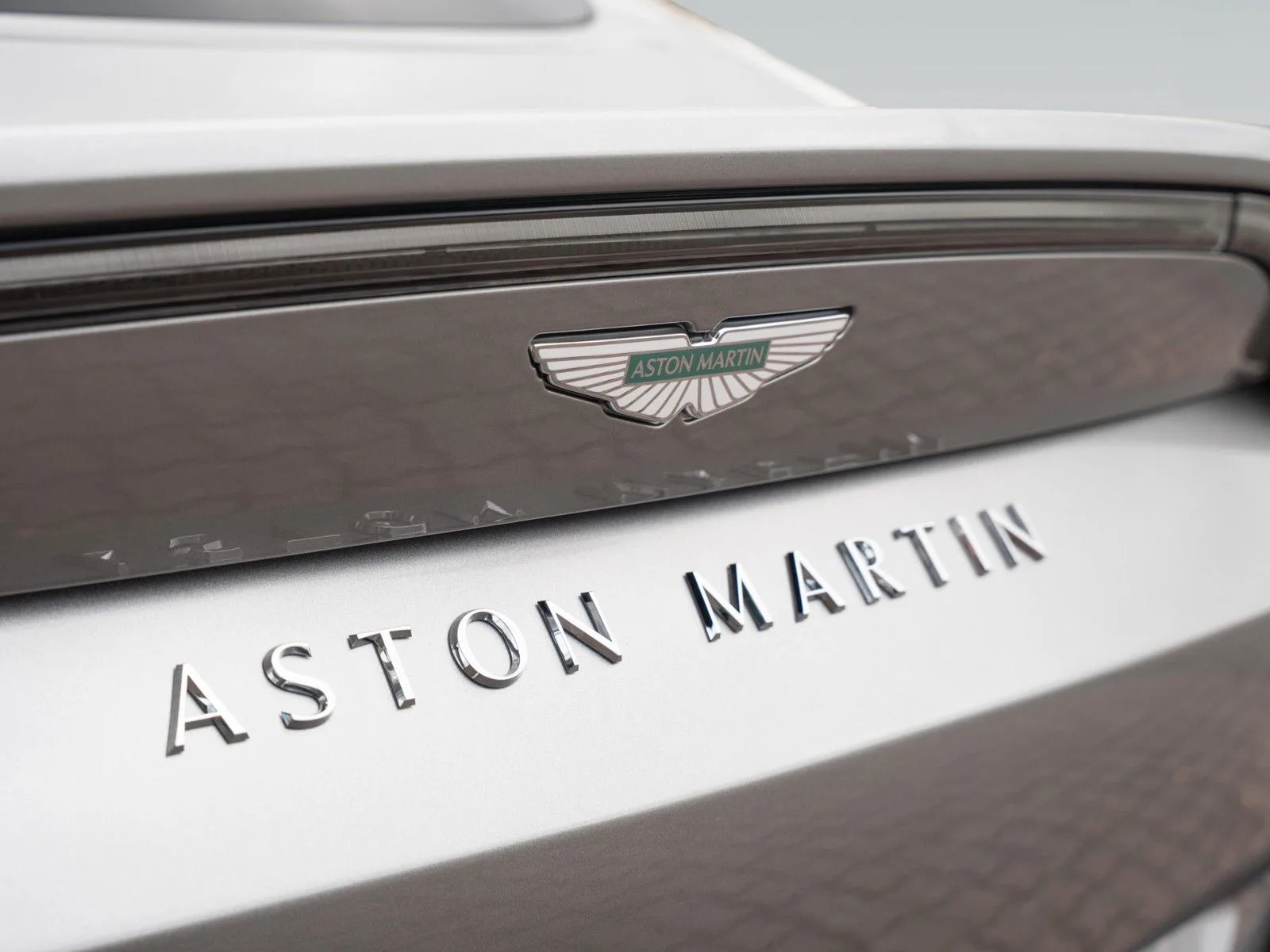 Aston Martin V8 Vantage, 12/26