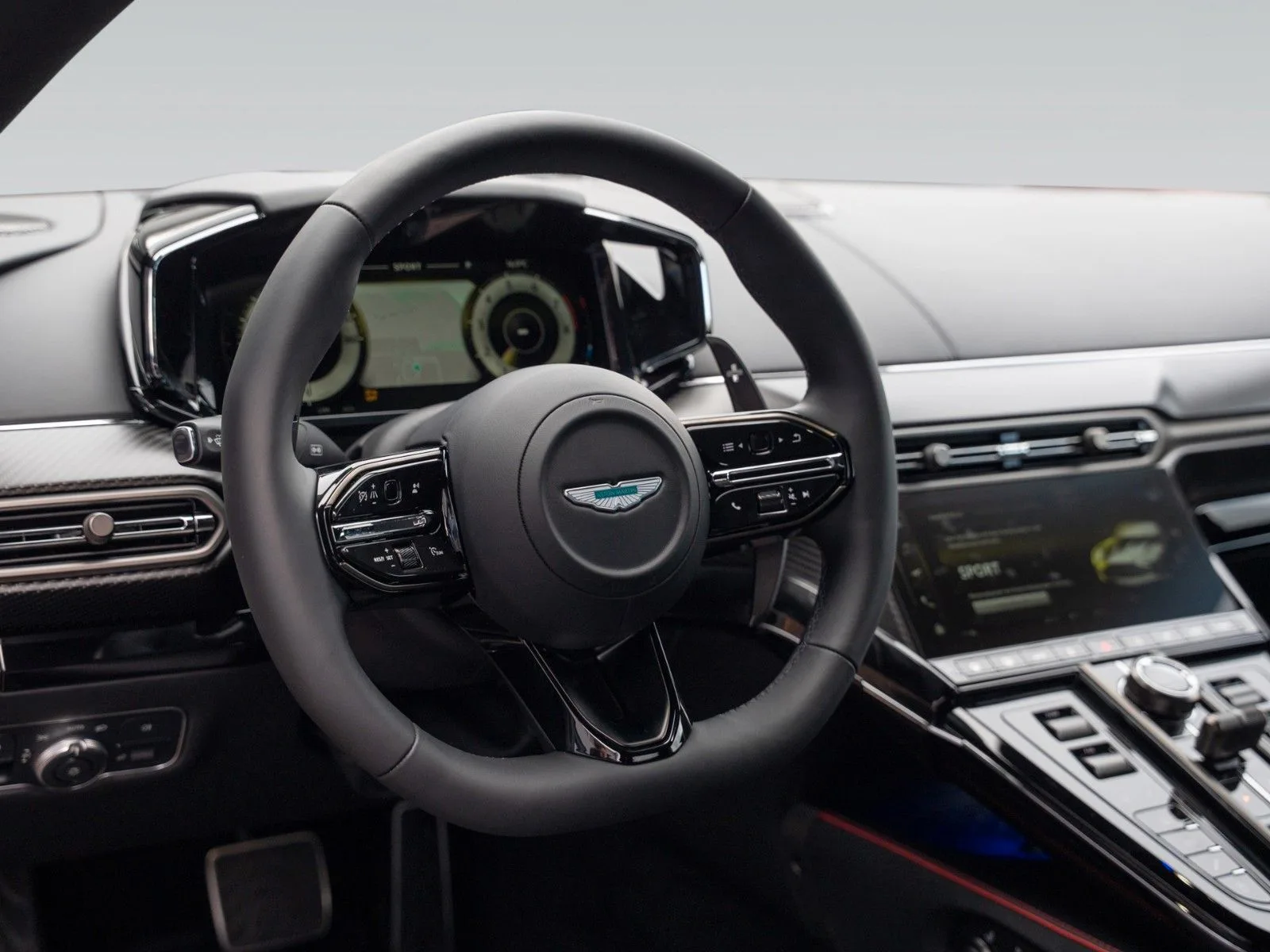 Aston Martin V8 Vantage, 18/26