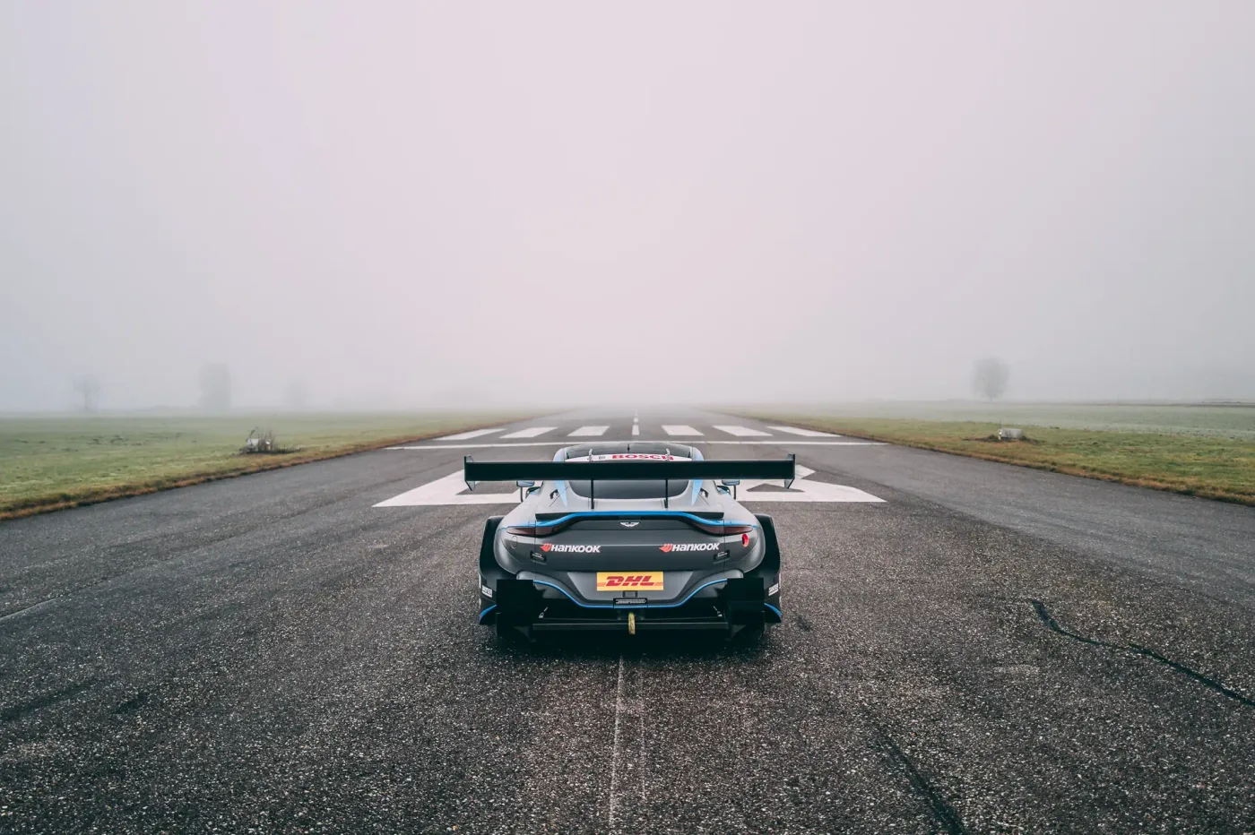 Aston Martin V8 Vantage DTM proposée par un concessionnaire spécialisé à Munich, Allemagne, photo 6 sur 15