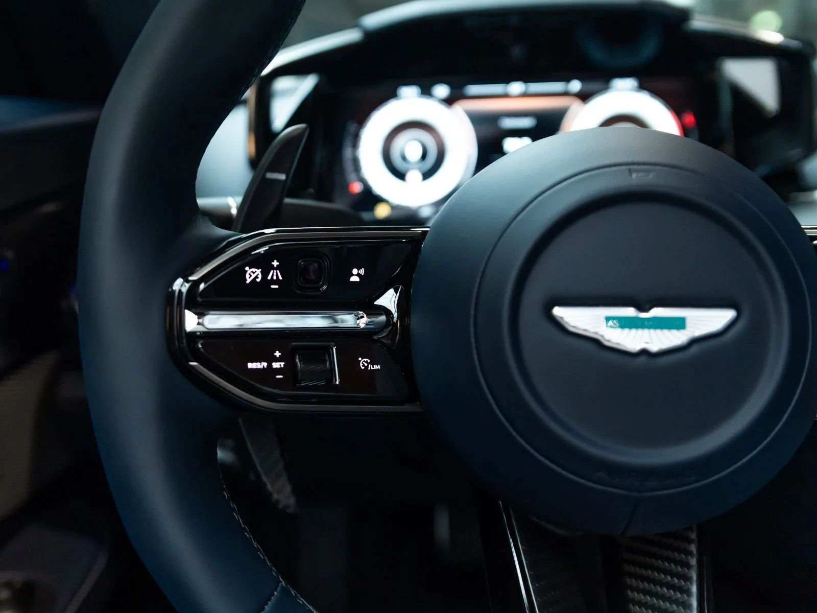 Aston Martin Vanquish, 13/30