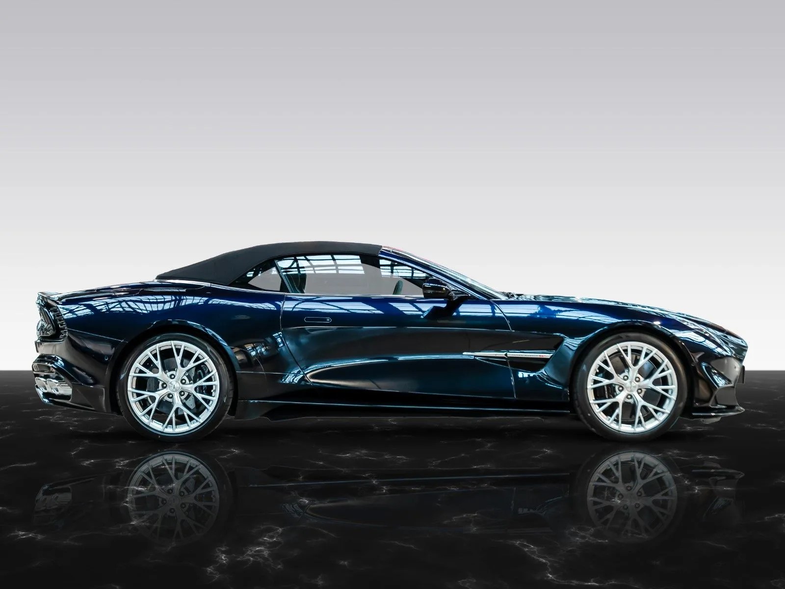 Aston Martin Vanquish, 17/30