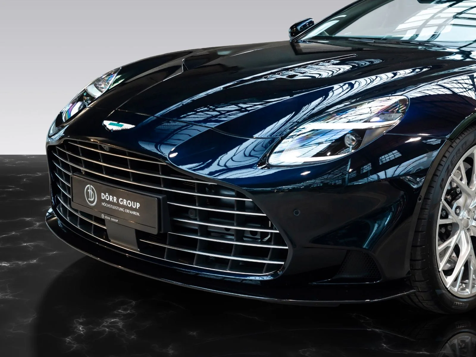 Aston Martin Vanquish, 18/30
