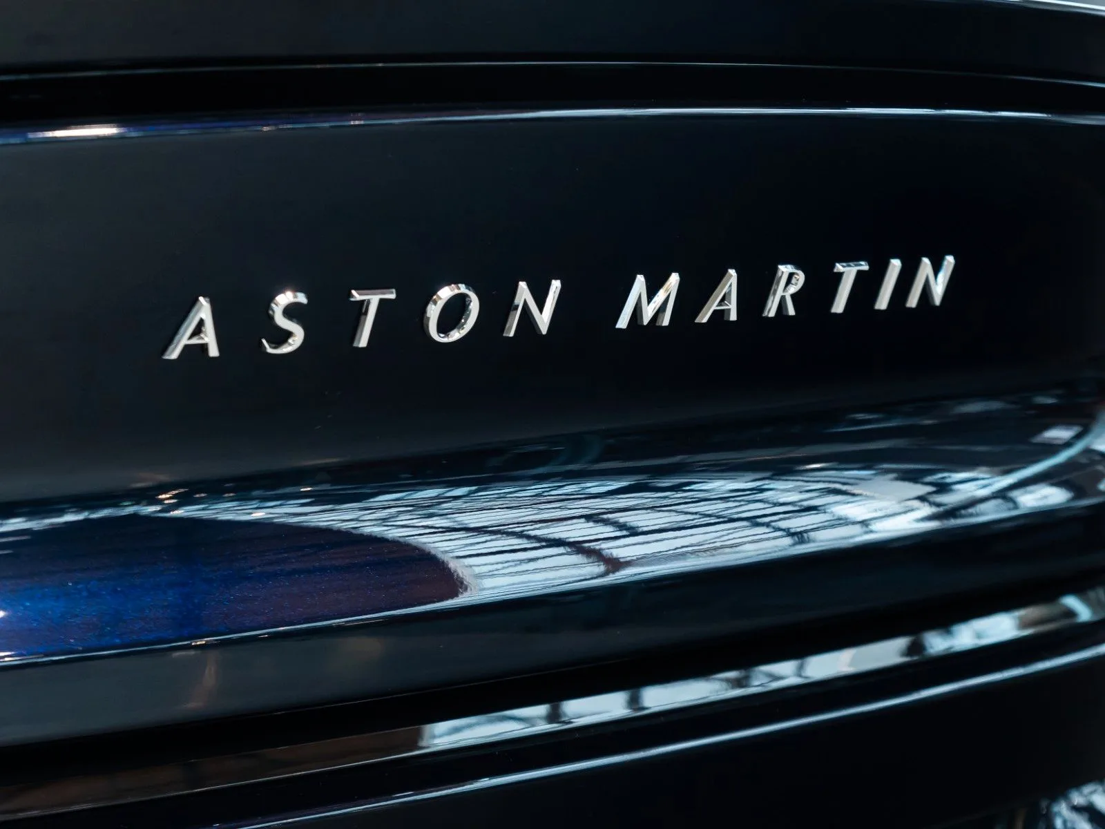 Aston Martin Vanquish, 26/30