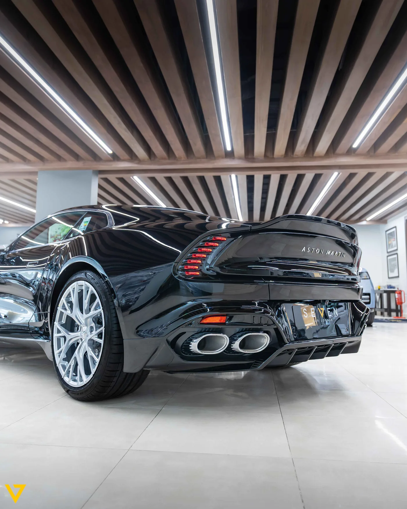 Aston Martin Vanquish offered by a supercar dealer in Riyadh, Saudi Arabia, photo 4 of 17