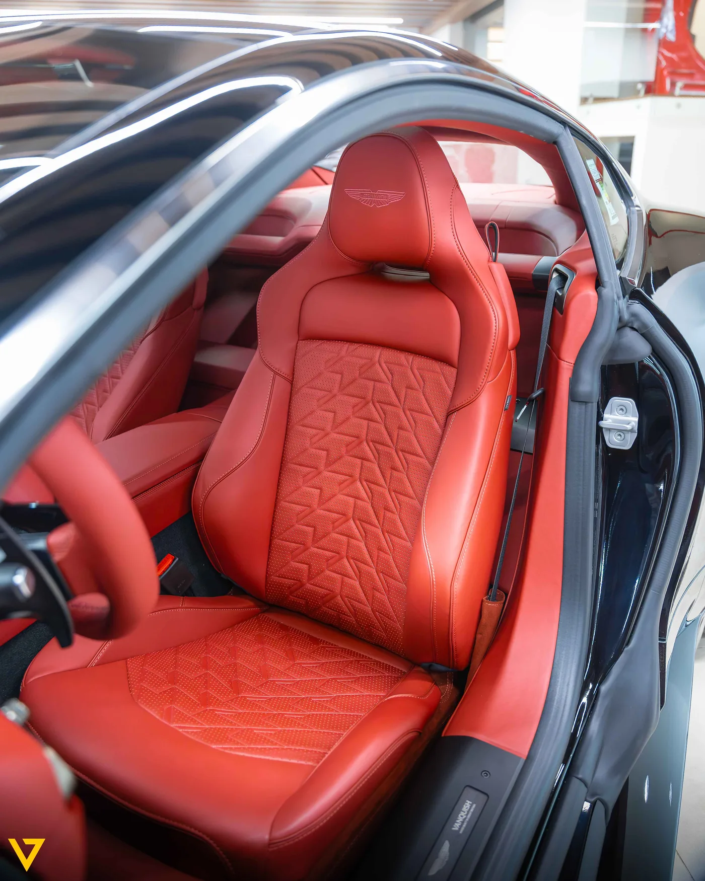 Aston Martin Vanquish offered by a supercar dealer in Riyadh, Saudi Arabia, photo 14 of 17