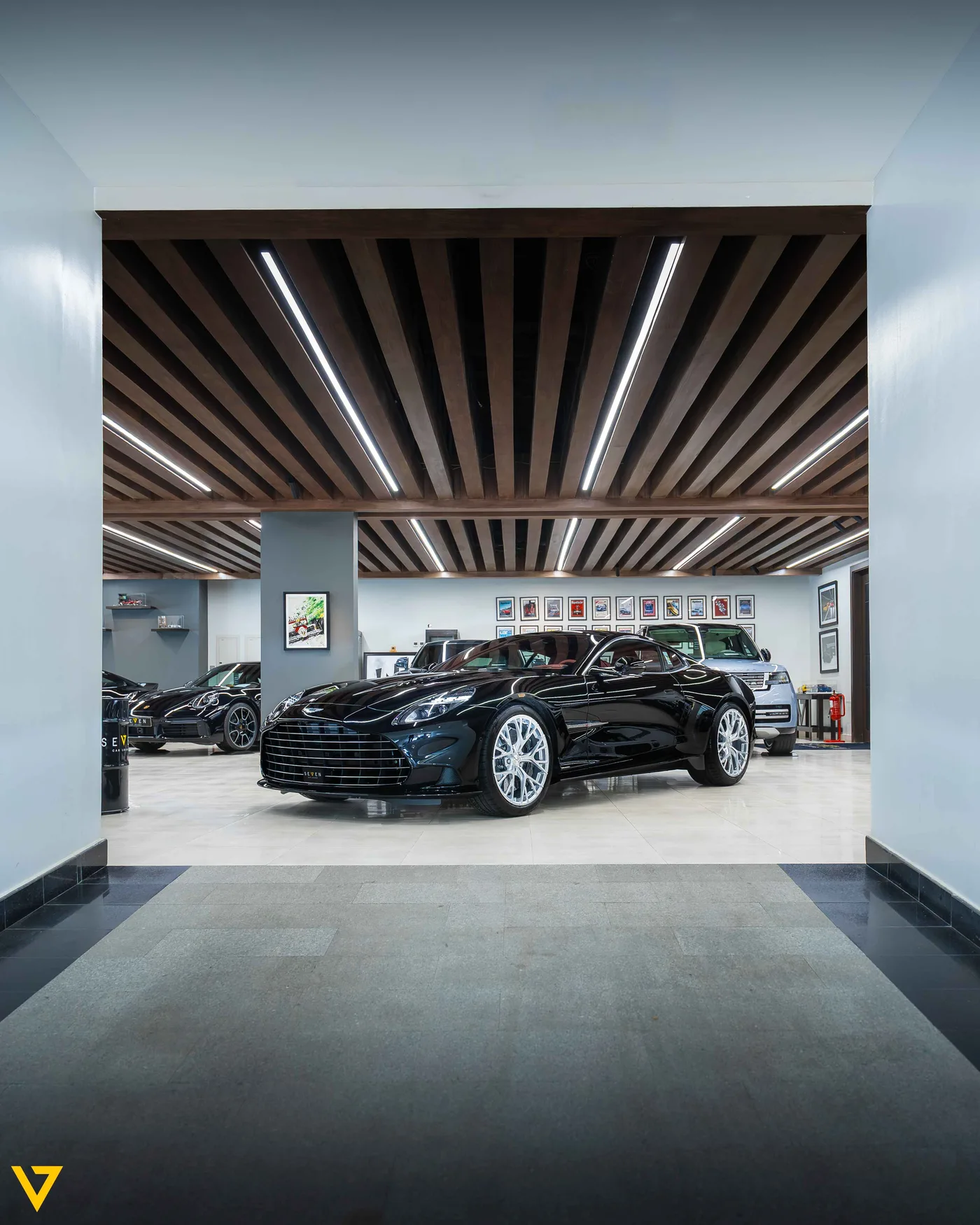 Aston Martin Vanquish offered by a supercar dealer in Riyadh, Saudi Arabia, photo 15 of 17
