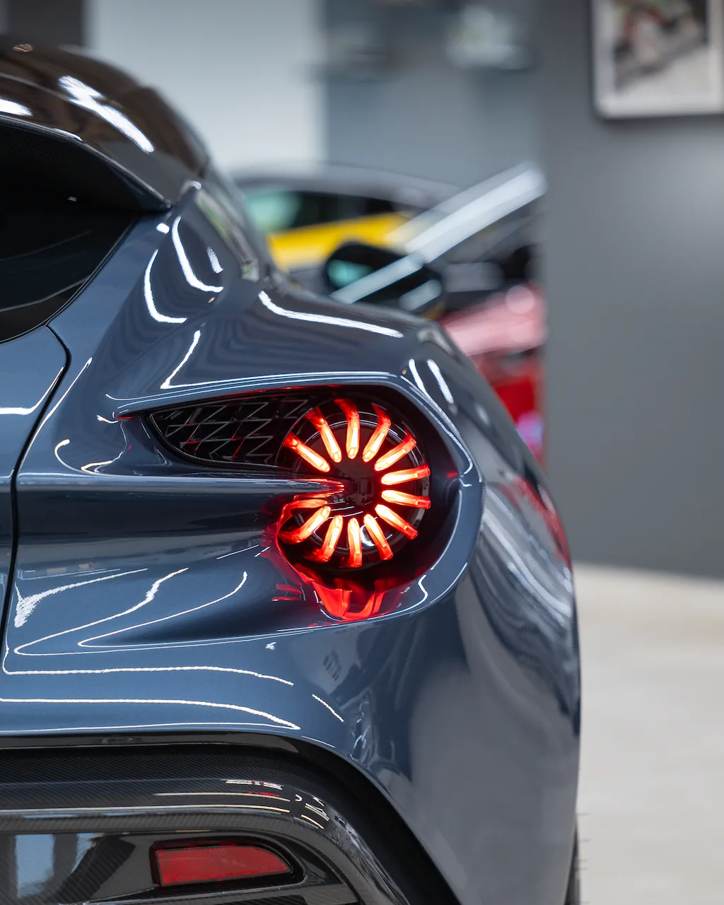 Aston Martin Vanquish Zagato Shooting Brake proposée par un spécialiste de la supercar à Riyadh, Arabie saoudite, photo 17 sur 21