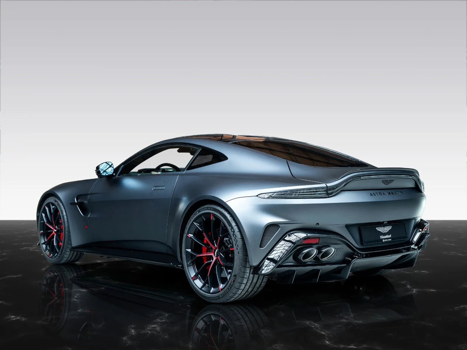 Aston Martin Vantage S, 2/30