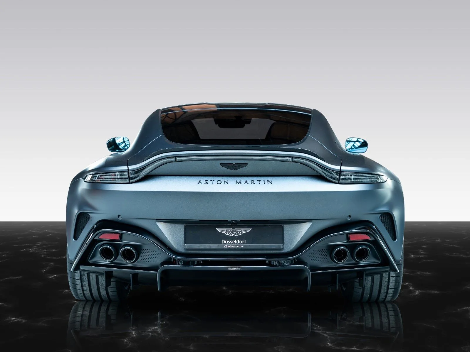 Aston Martin Vantage S, 4/30