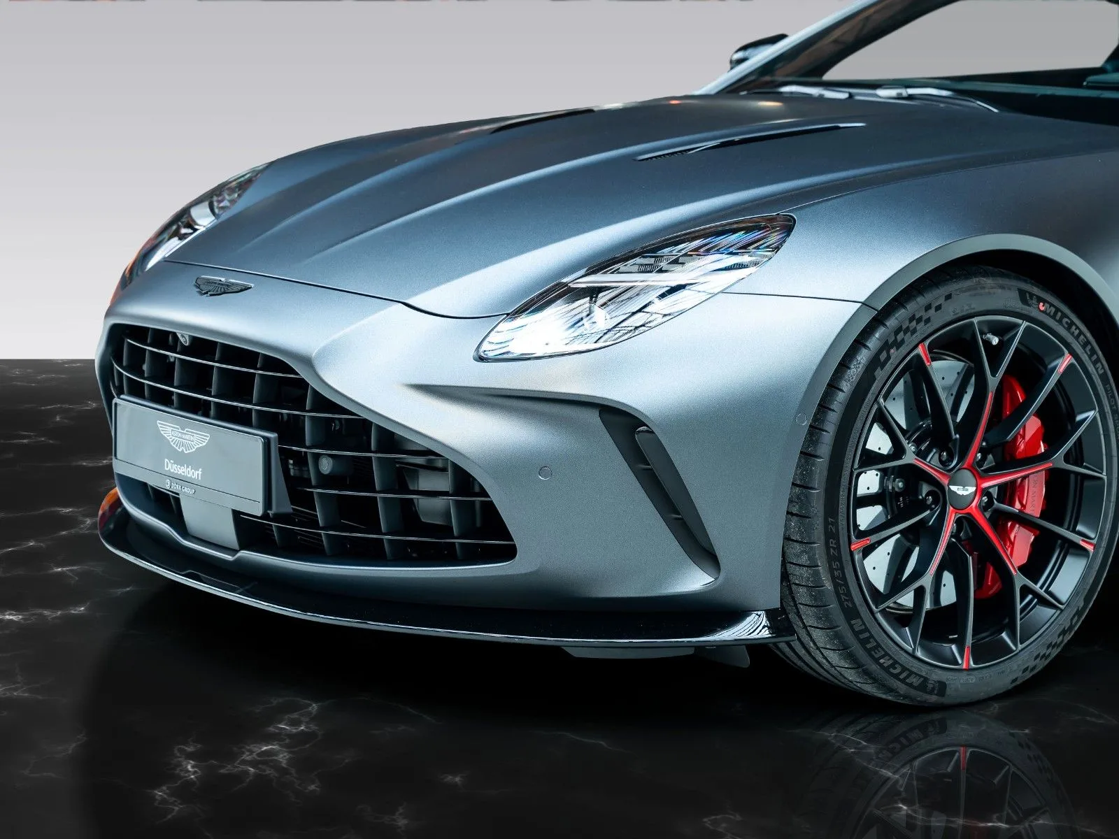 Aston Martin Vantage S, 7/30