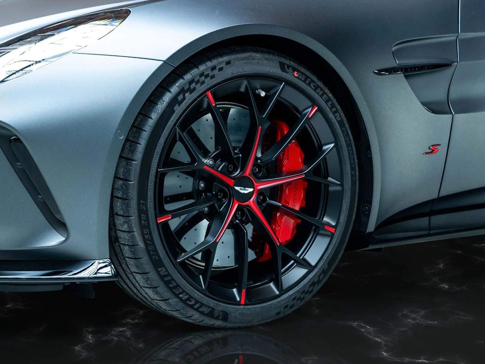 Aston Martin Vantage S, 10/30