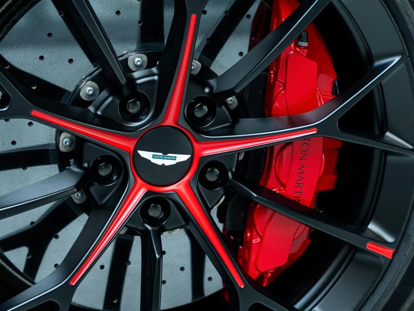 Aston Martin Vantage S, 11/30